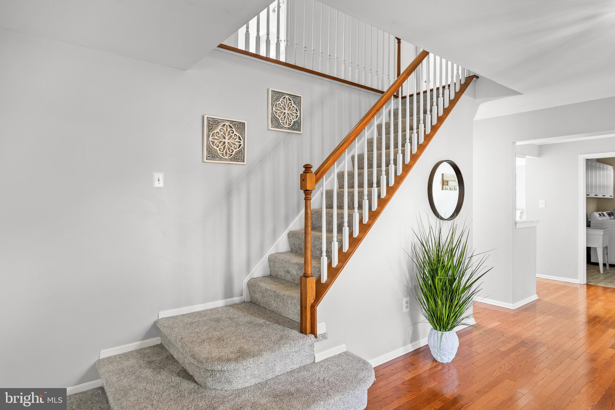 2 PRICKETT LANE