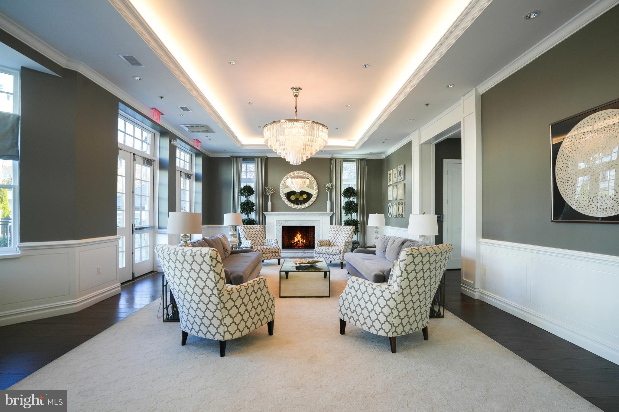 POTOMAC OUTSIDE - Residential