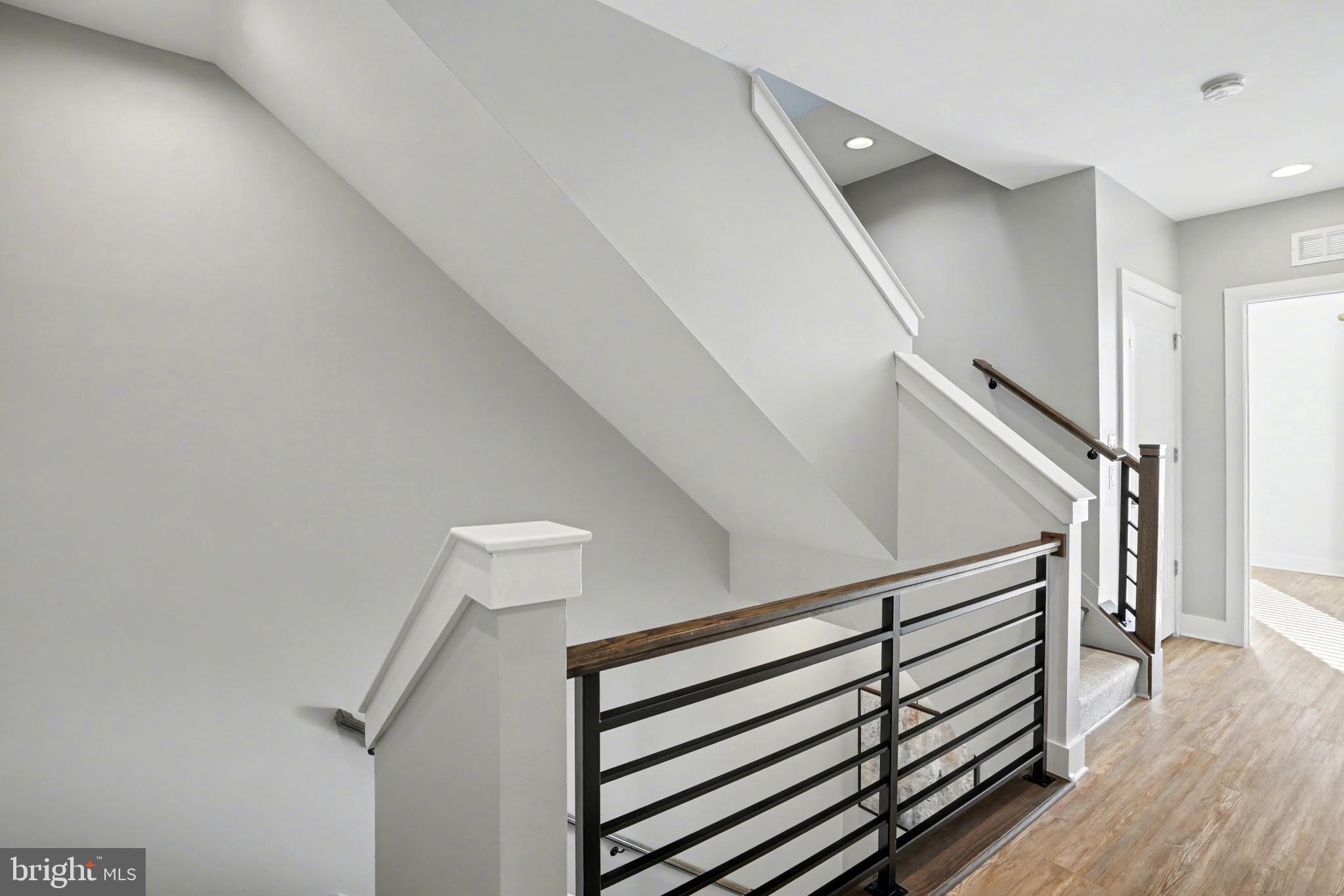 POTOMAC OUTSIDE - Residential