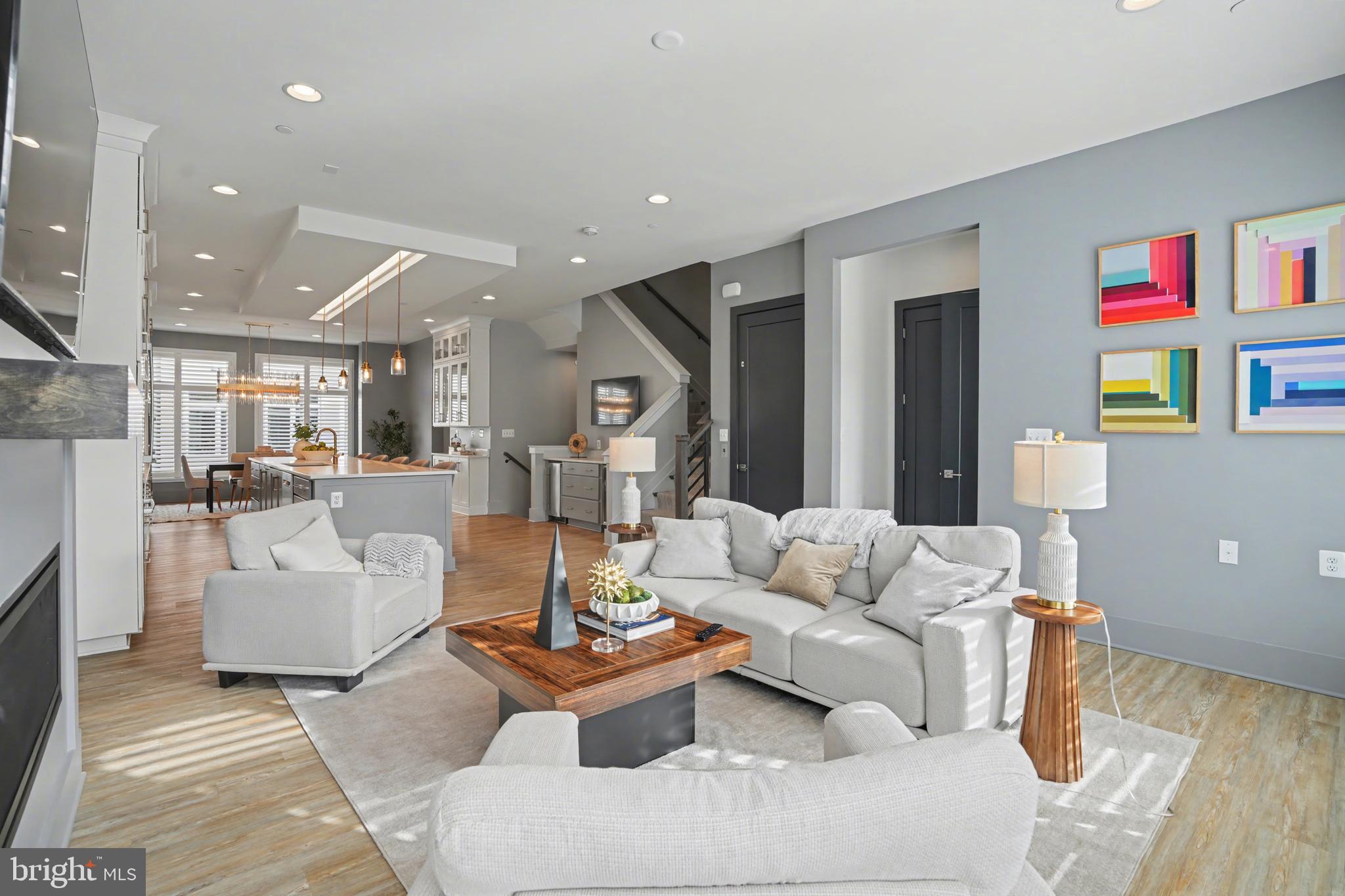 POTOMAC OUTSIDE - Residential