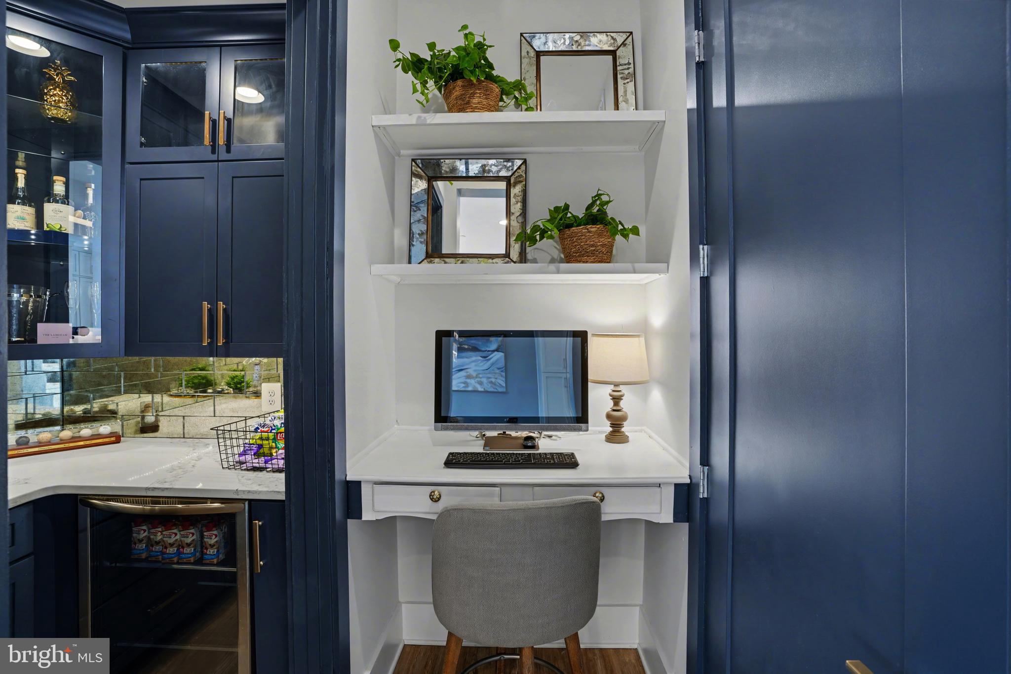 POTOMAC OUTSIDE - Residential