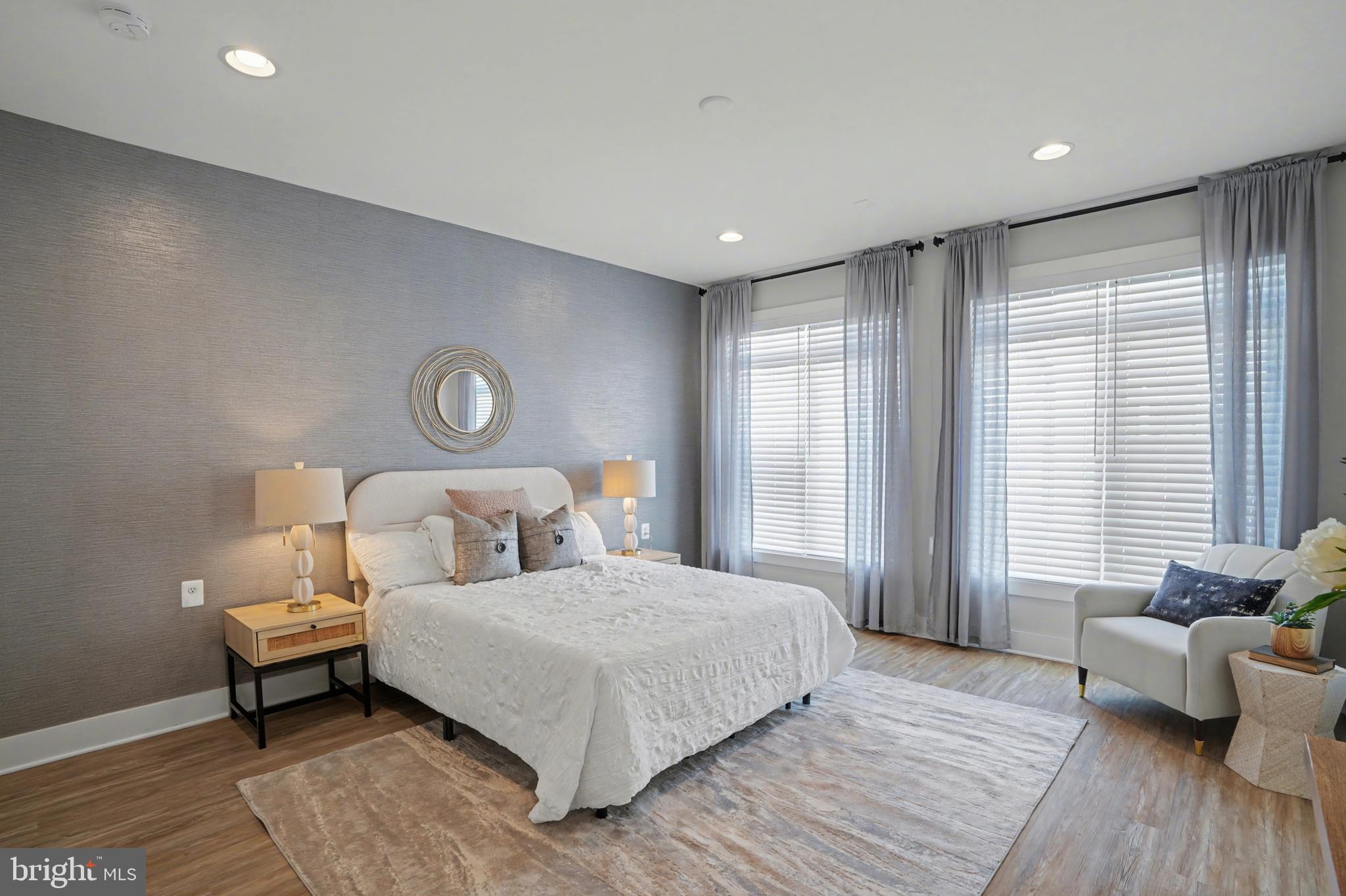 POTOMAC OUTSIDE - Residential