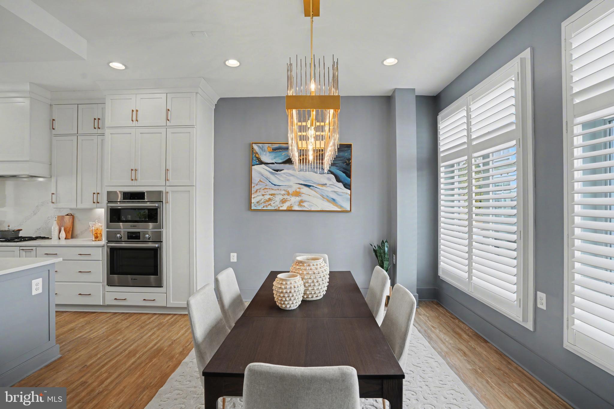 POTOMAC OUTSIDE - Residential