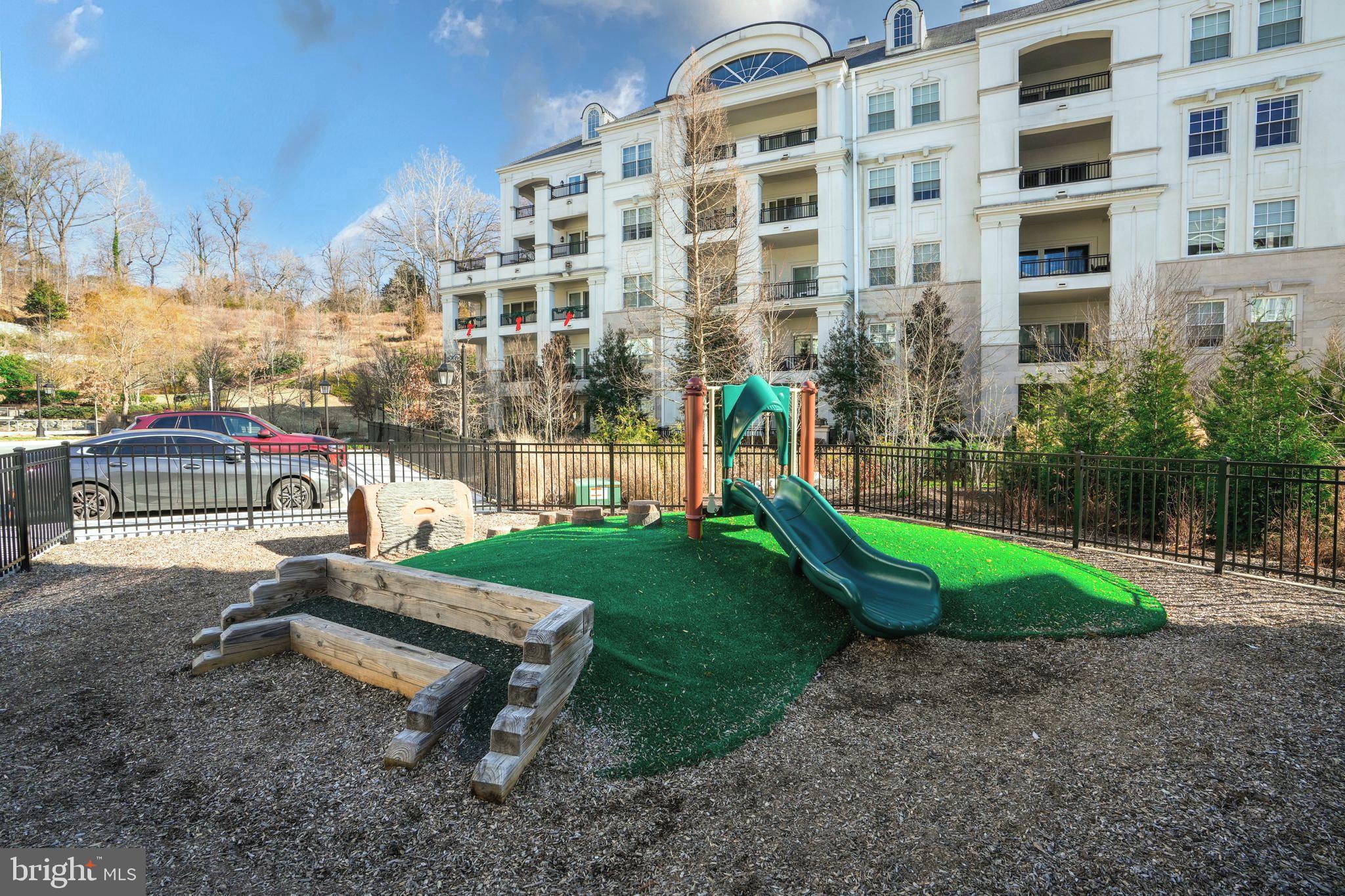 POTOMAC OUTSIDE - Residential