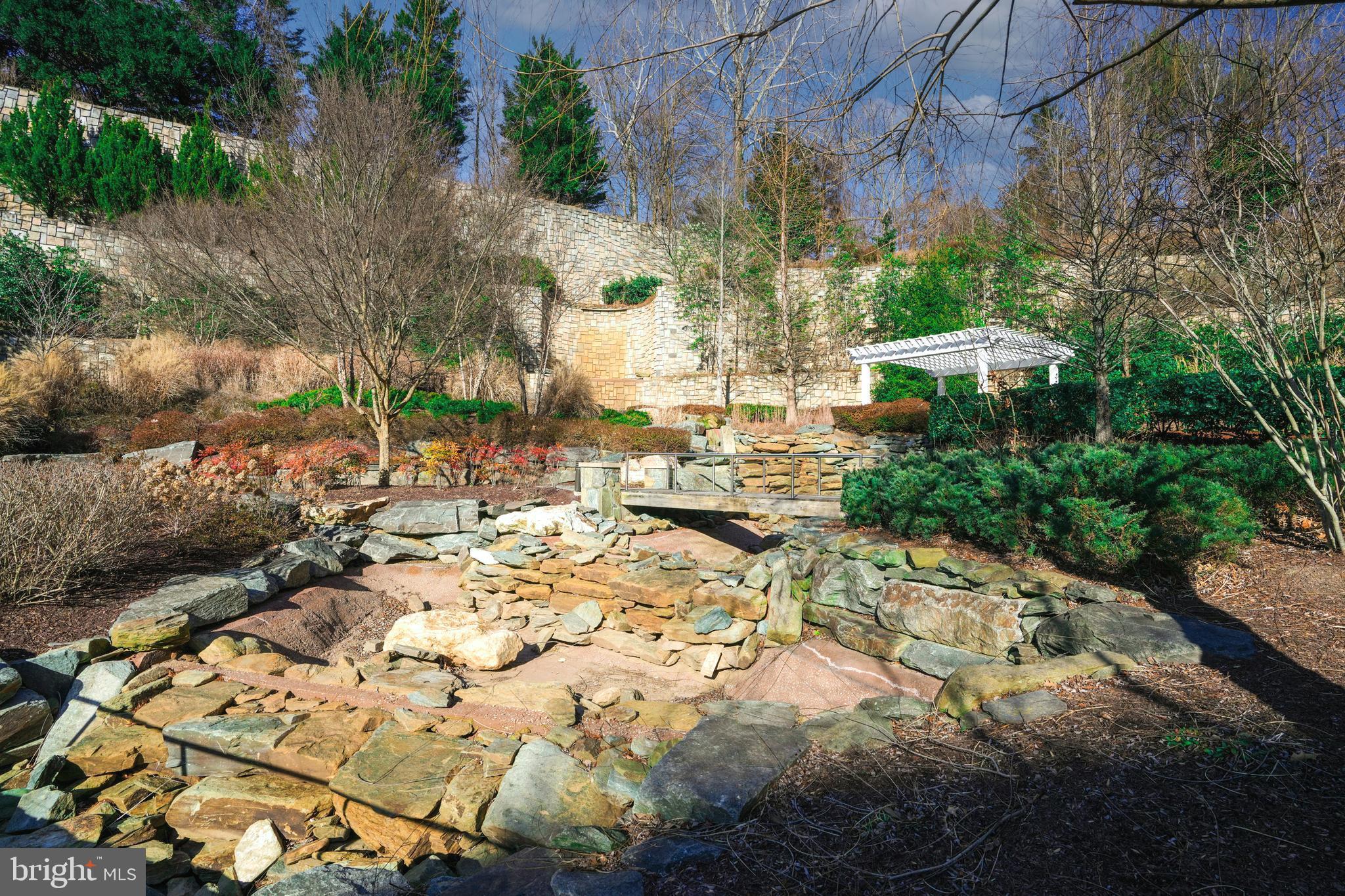 POTOMAC OUTSIDE - Residential