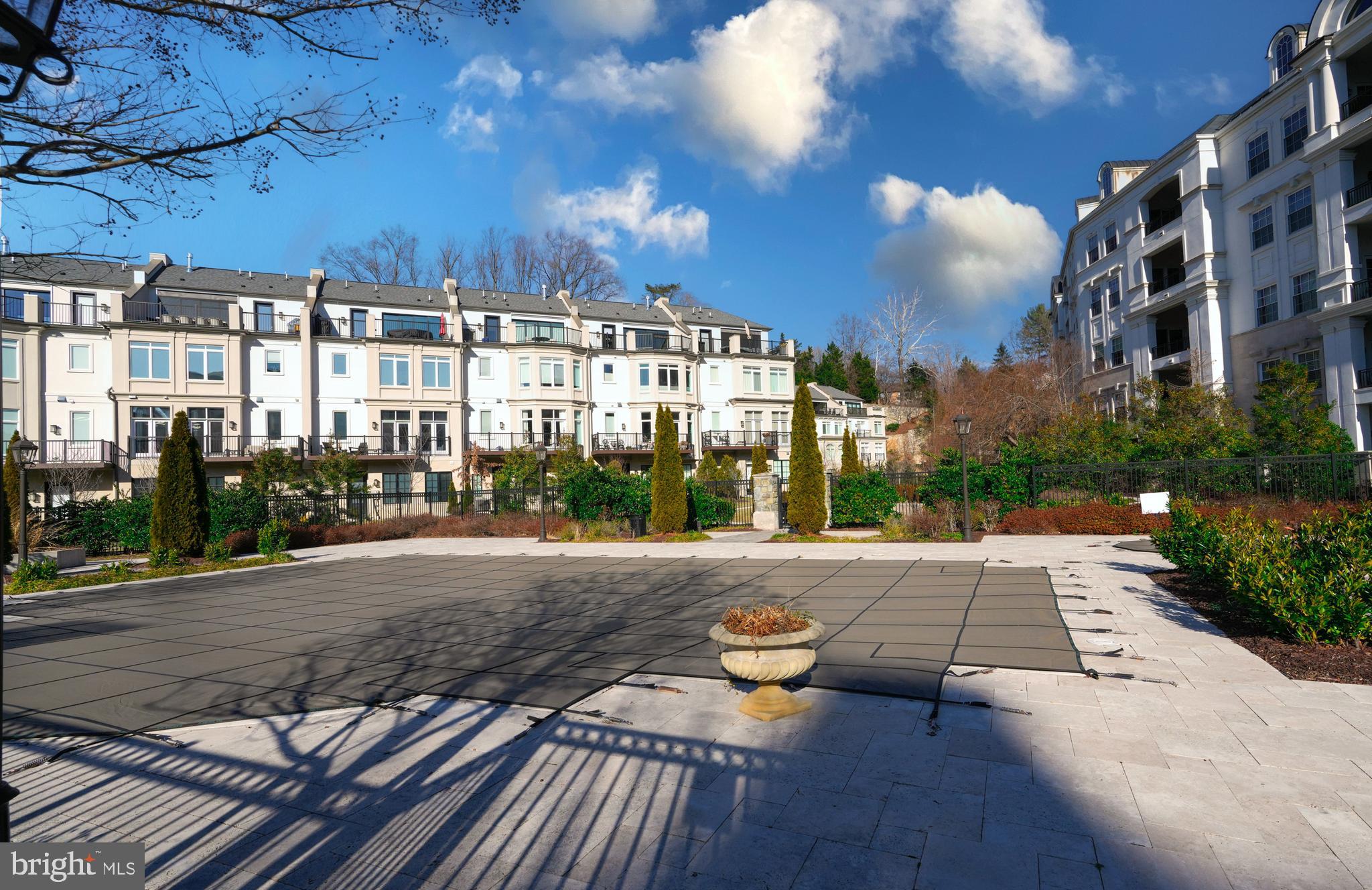 POTOMAC OUTSIDE - Residential