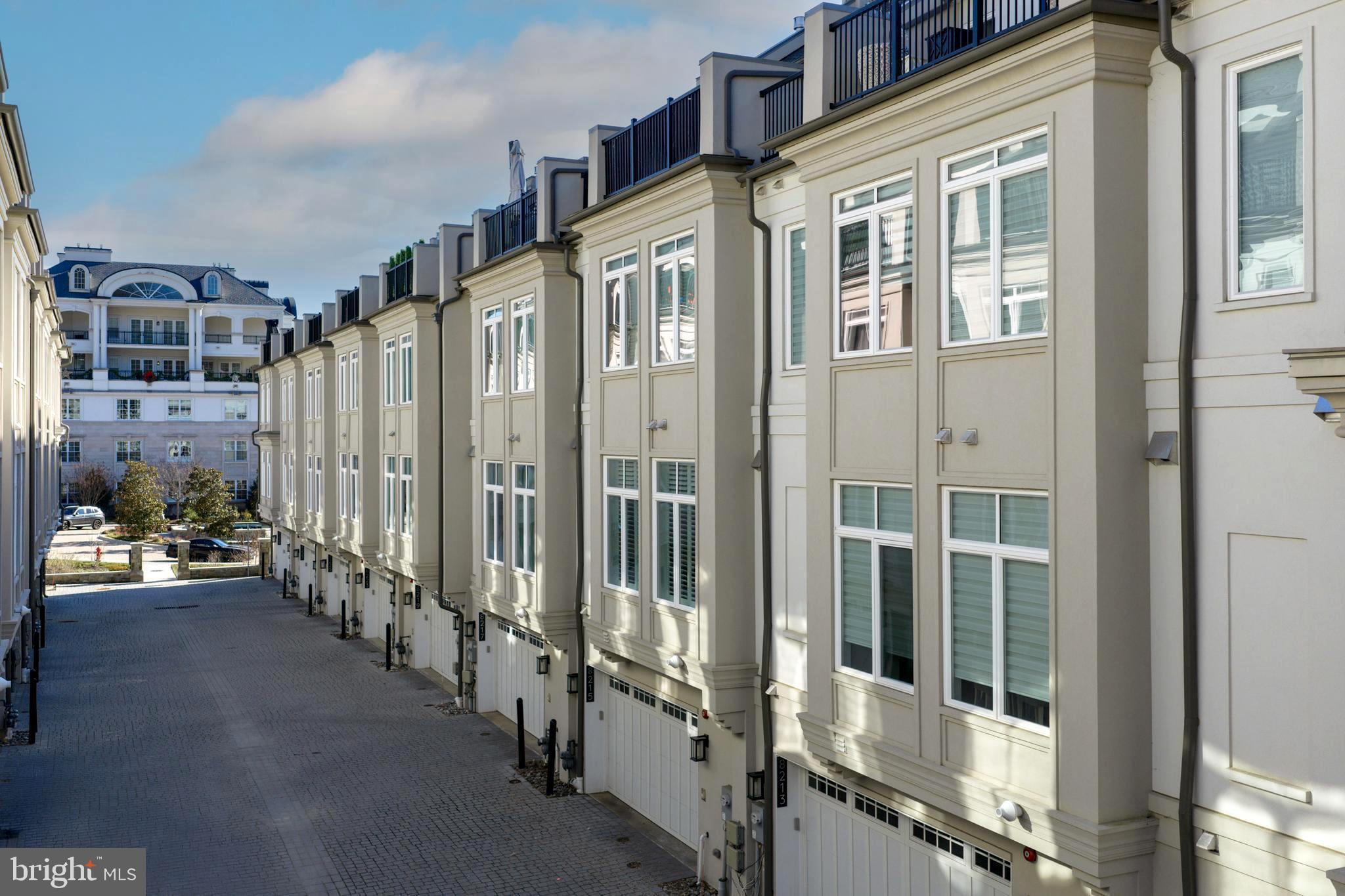 POTOMAC OUTSIDE - Residential