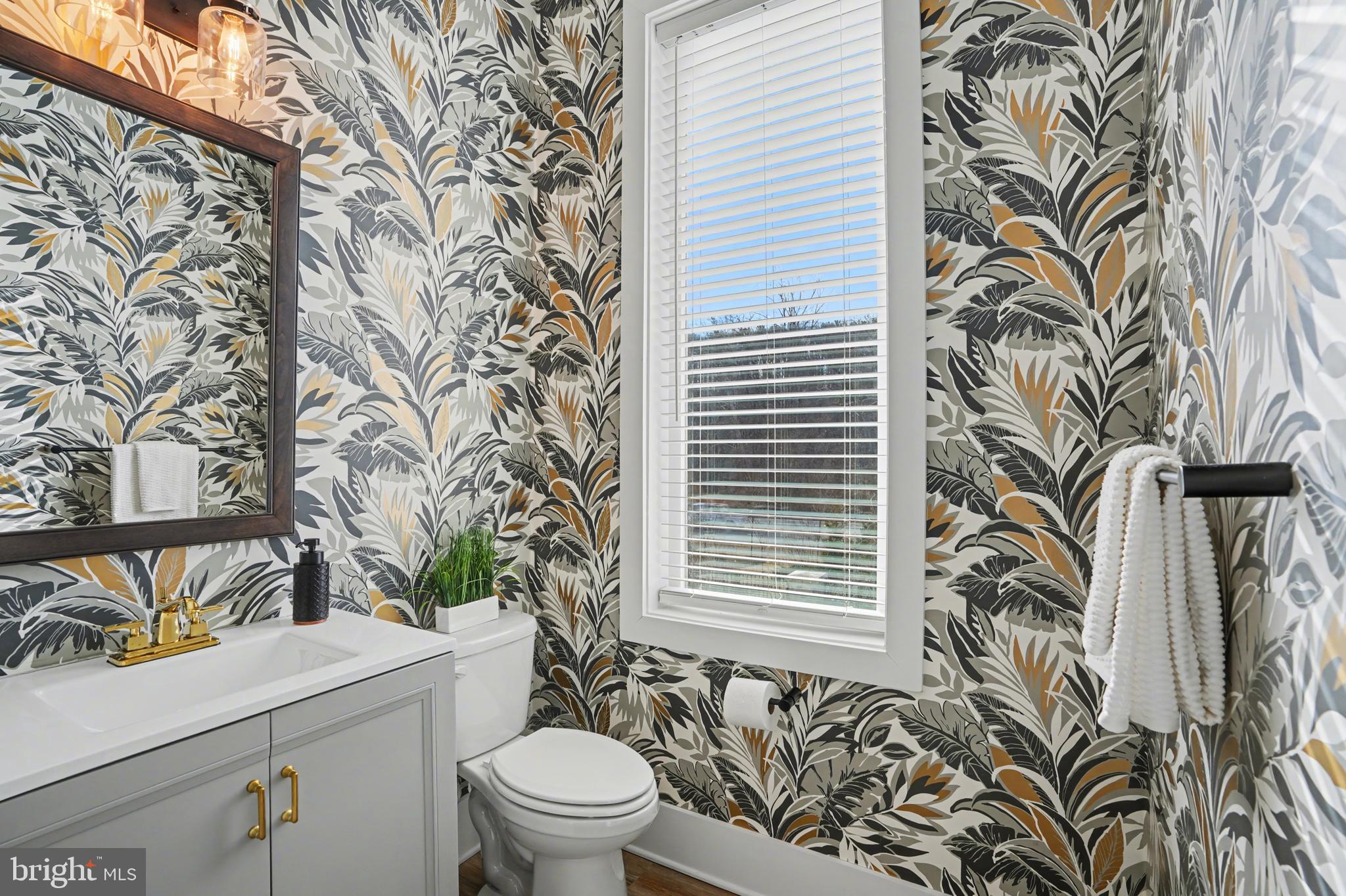 POTOMAC OUTSIDE - Residential