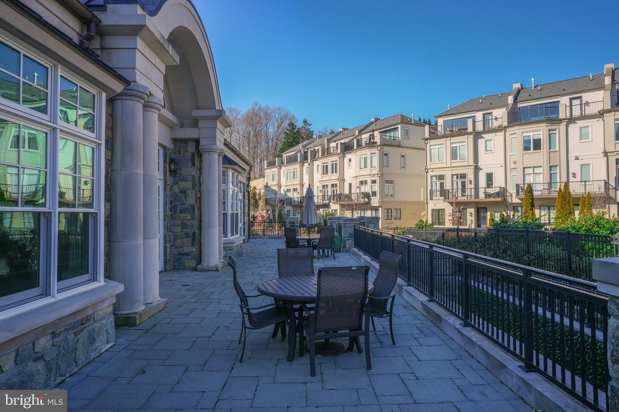 POTOMAC OUTSIDE - Residential