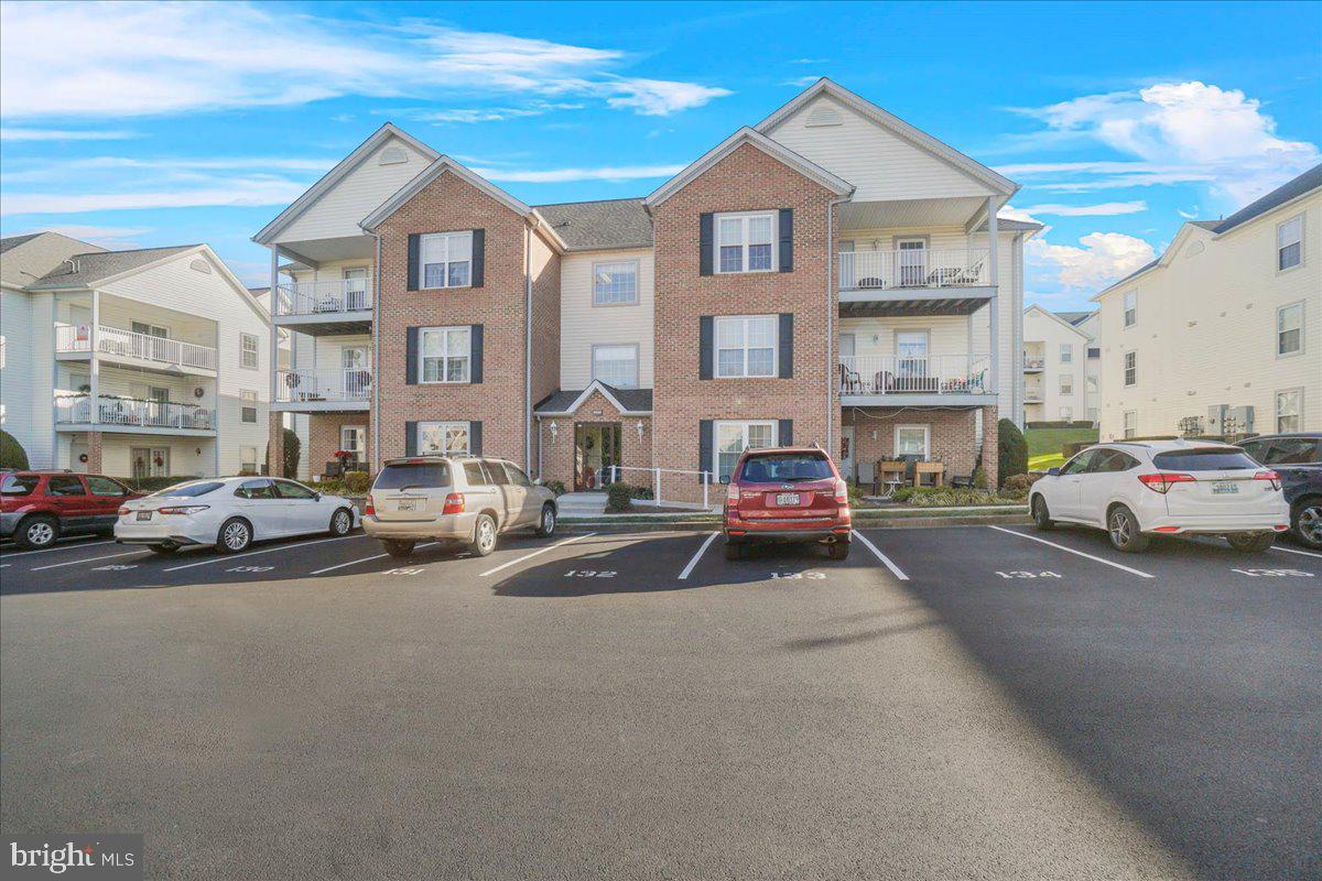 WINIFRED MANOR - Residential