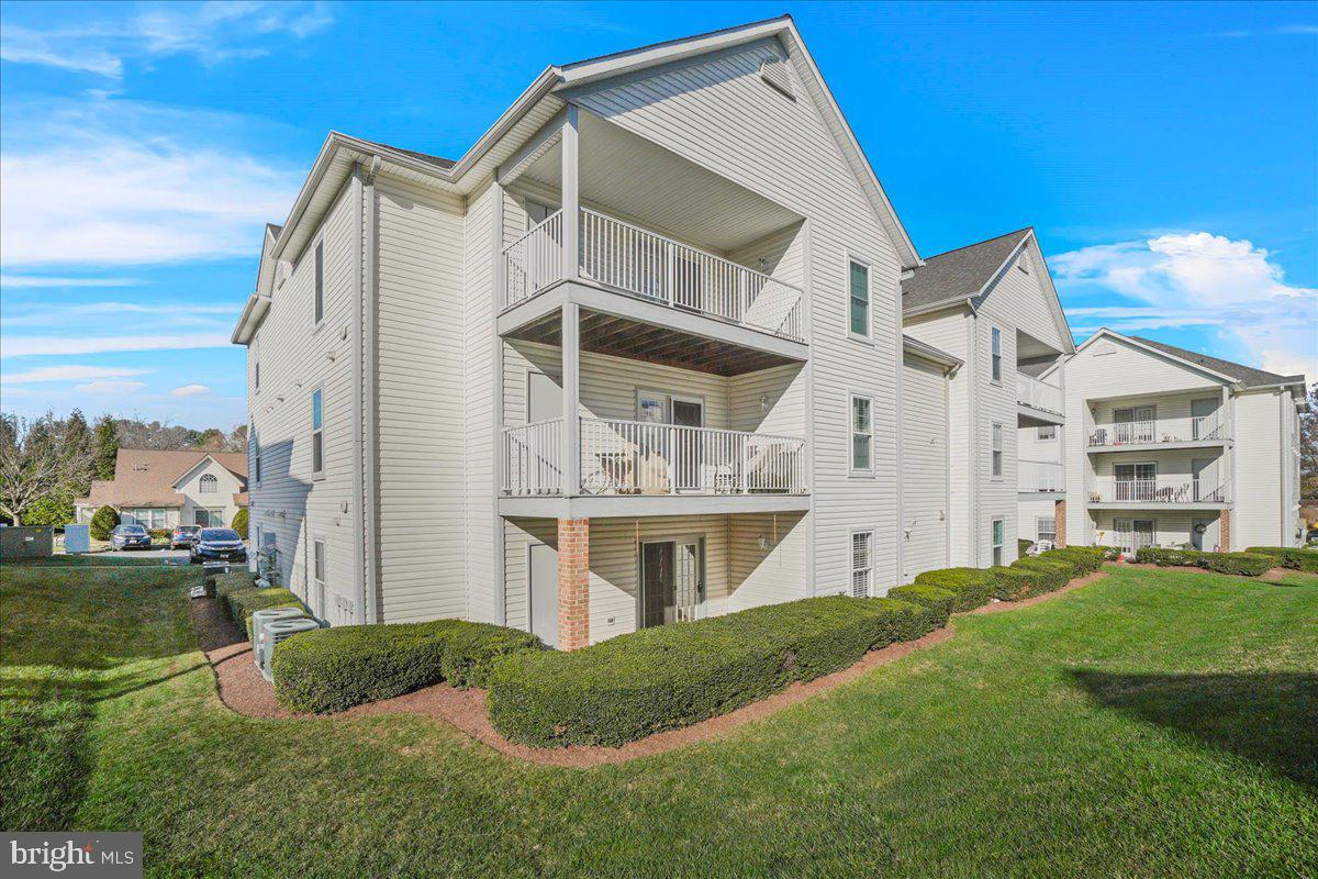 WINIFRED MANOR - Residential