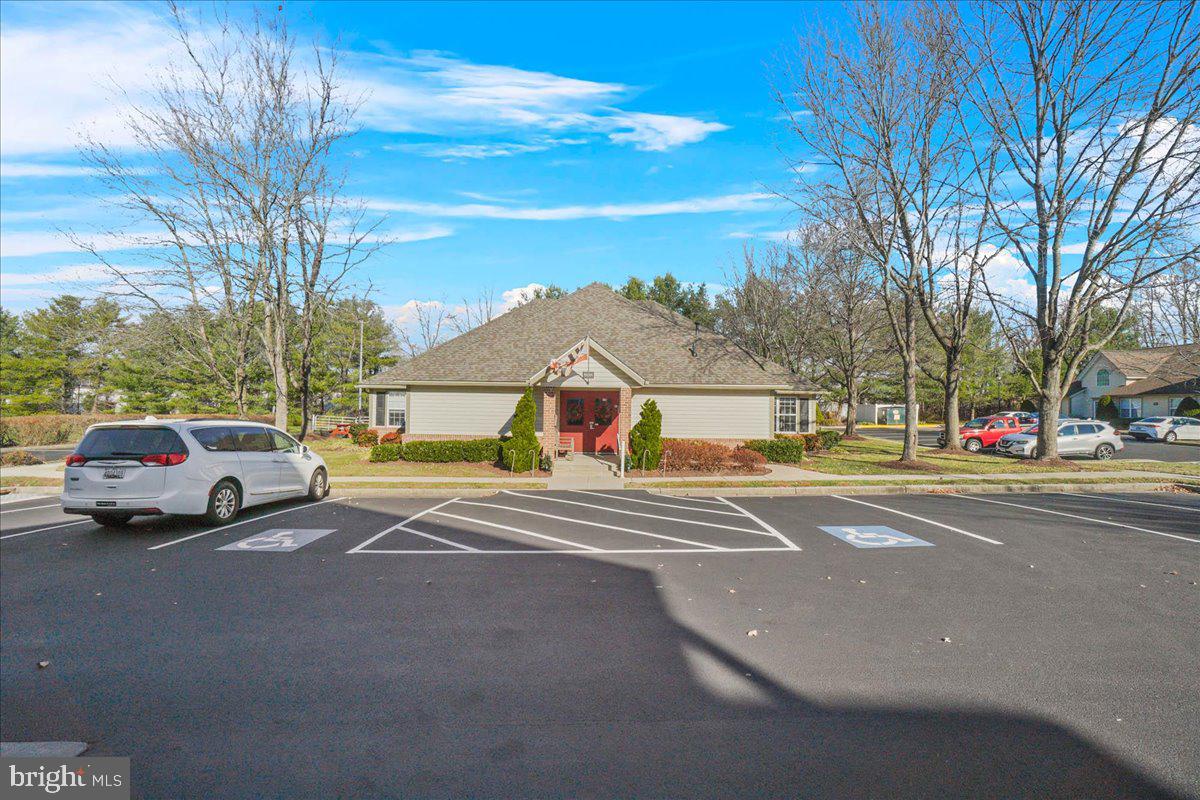 WINIFRED MANOR - Residential