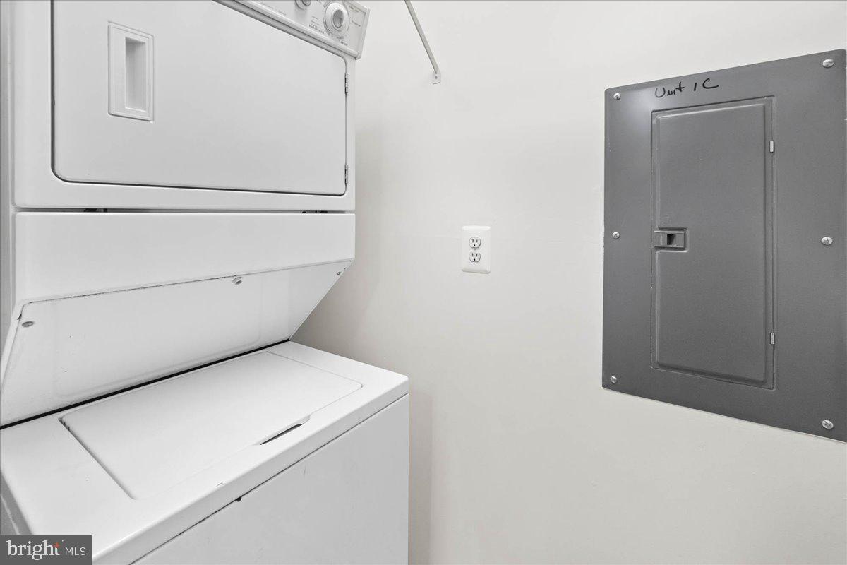 WINIFRED MANOR - Residential