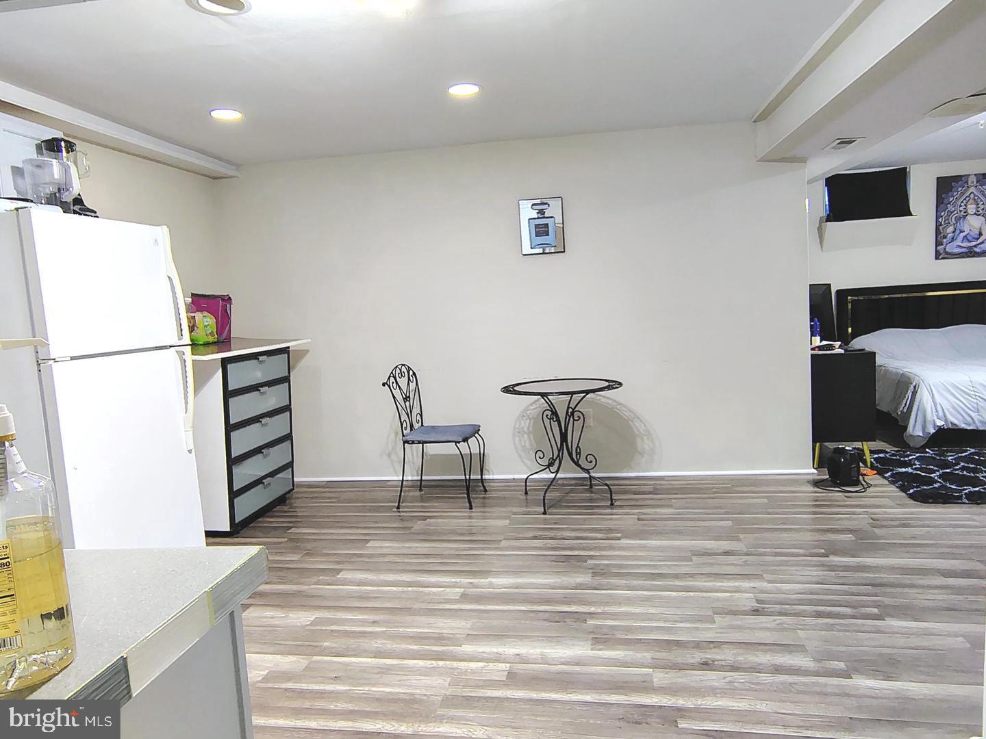 WATERSIDE - Residential Lease