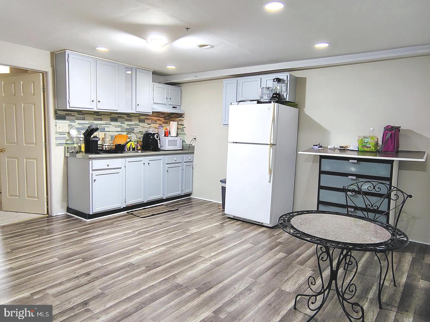 WATERSIDE - Residential Lease