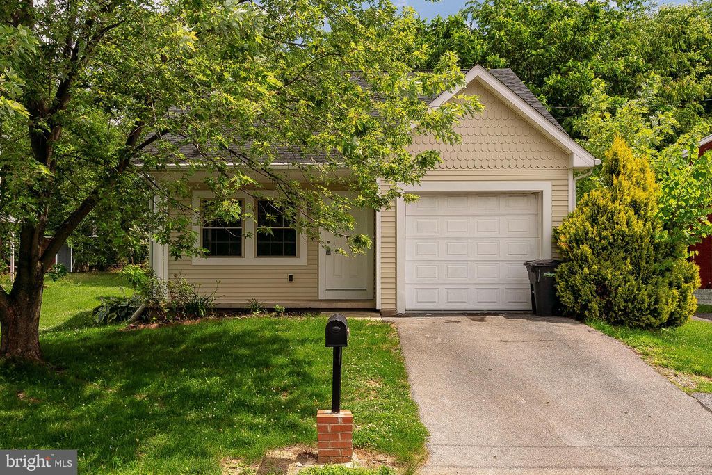 Photo of 17 ROSELAWN AVE, LANCASTER, PA 17603 (MLS # PALA2036496)