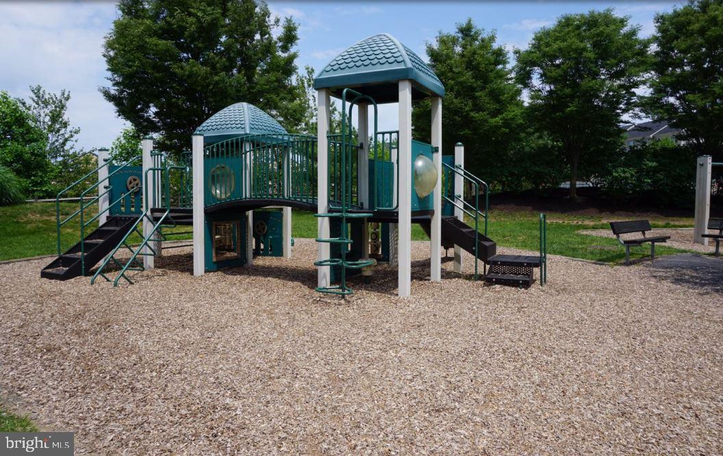 CHESTNUT POINT - Residential