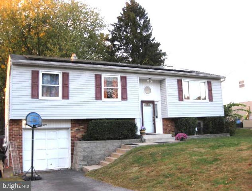Photo of 33 Mulberry Street, UPPER CHICHESTER, PA 19061 (MLS # PADE2102596)