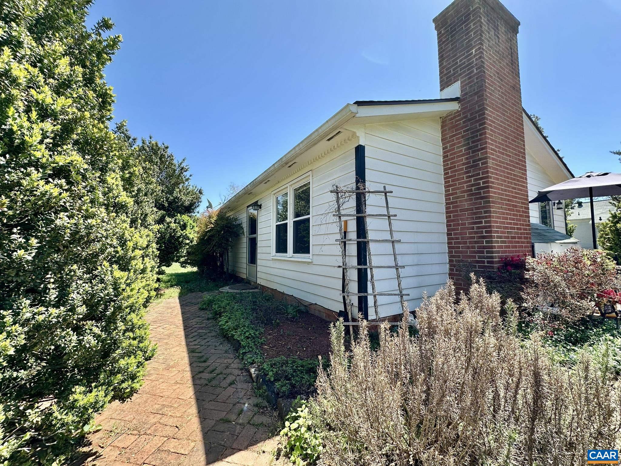 UNKNOWN - Residential Lease