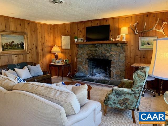 UNKNOWN - Residential Lease