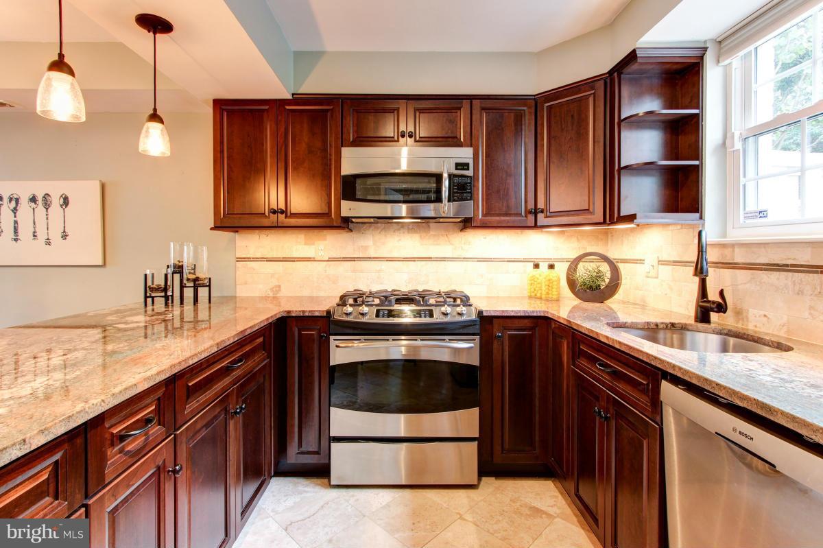 FAIRLINGTON TOWNE - Residential