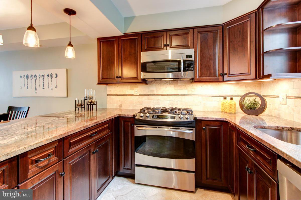 FAIRLINGTON TOWNE - Residential