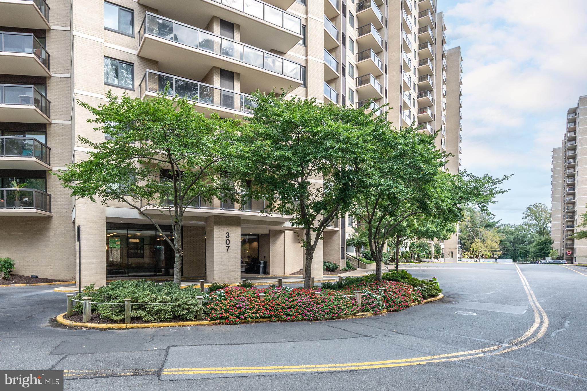 307 YOAKUM PARKWAY 1808