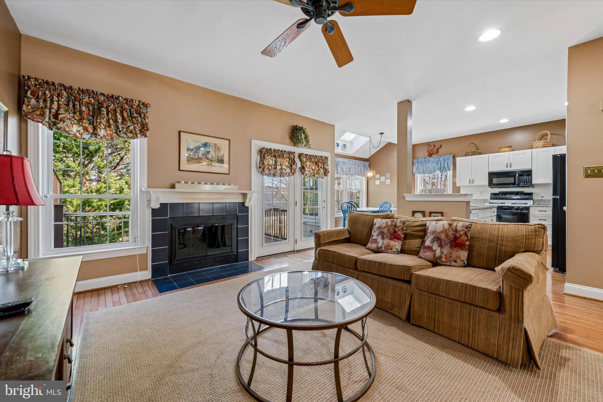 DAYLESFORD LAKE - Residential