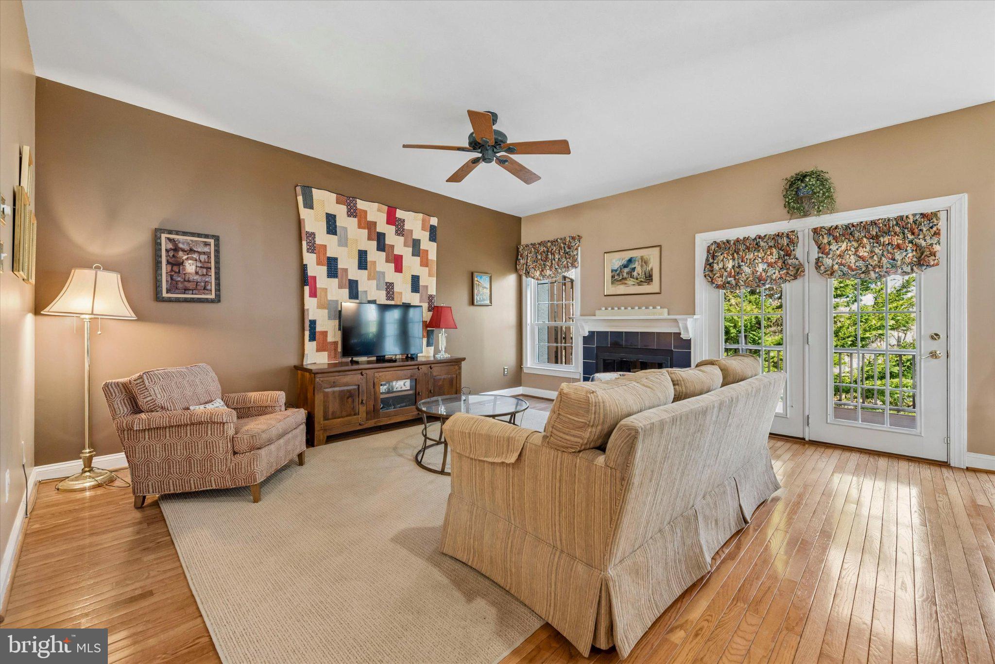 DAYLESFORD LAKE - Residential