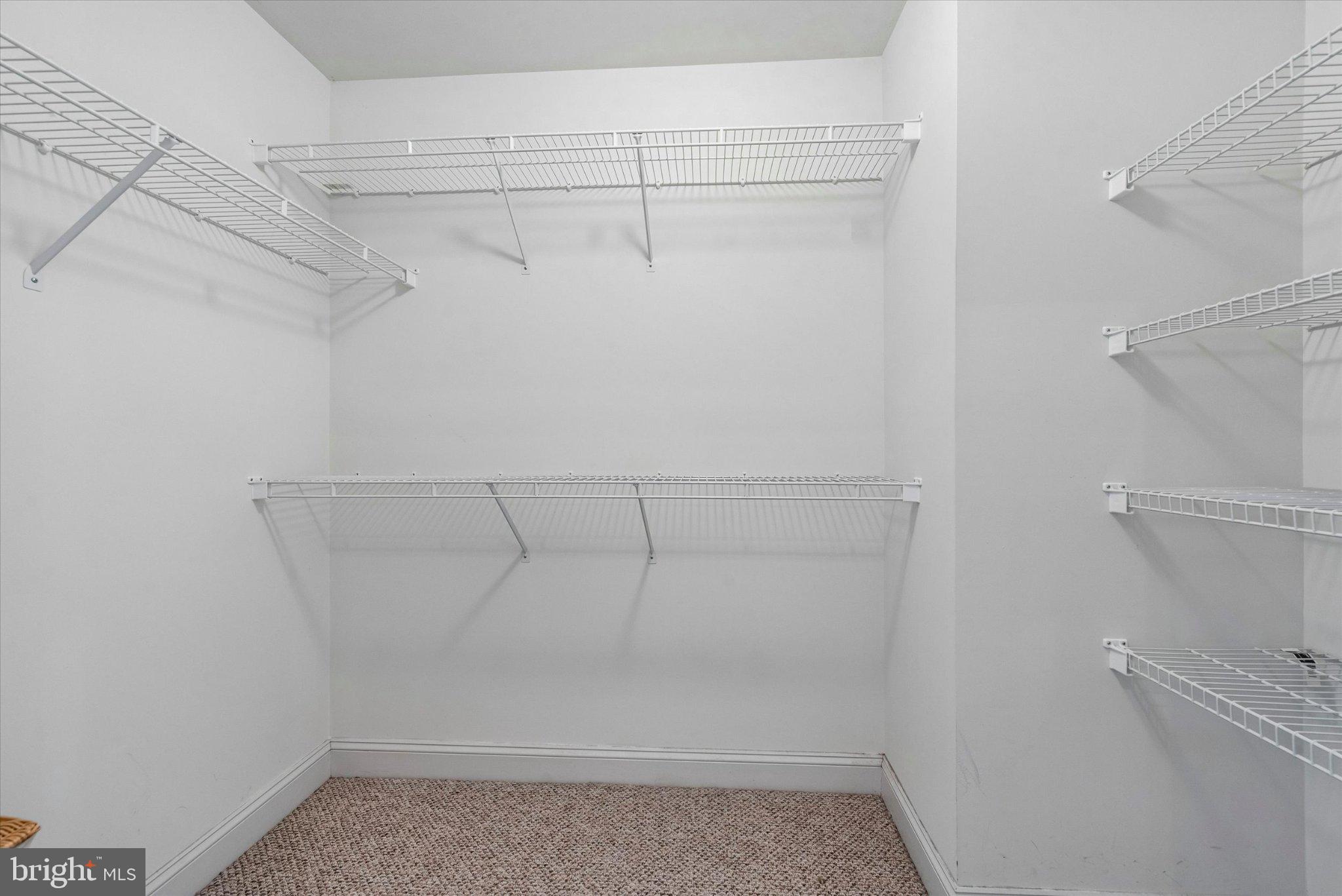 DAYLESFORD LAKE - Residential