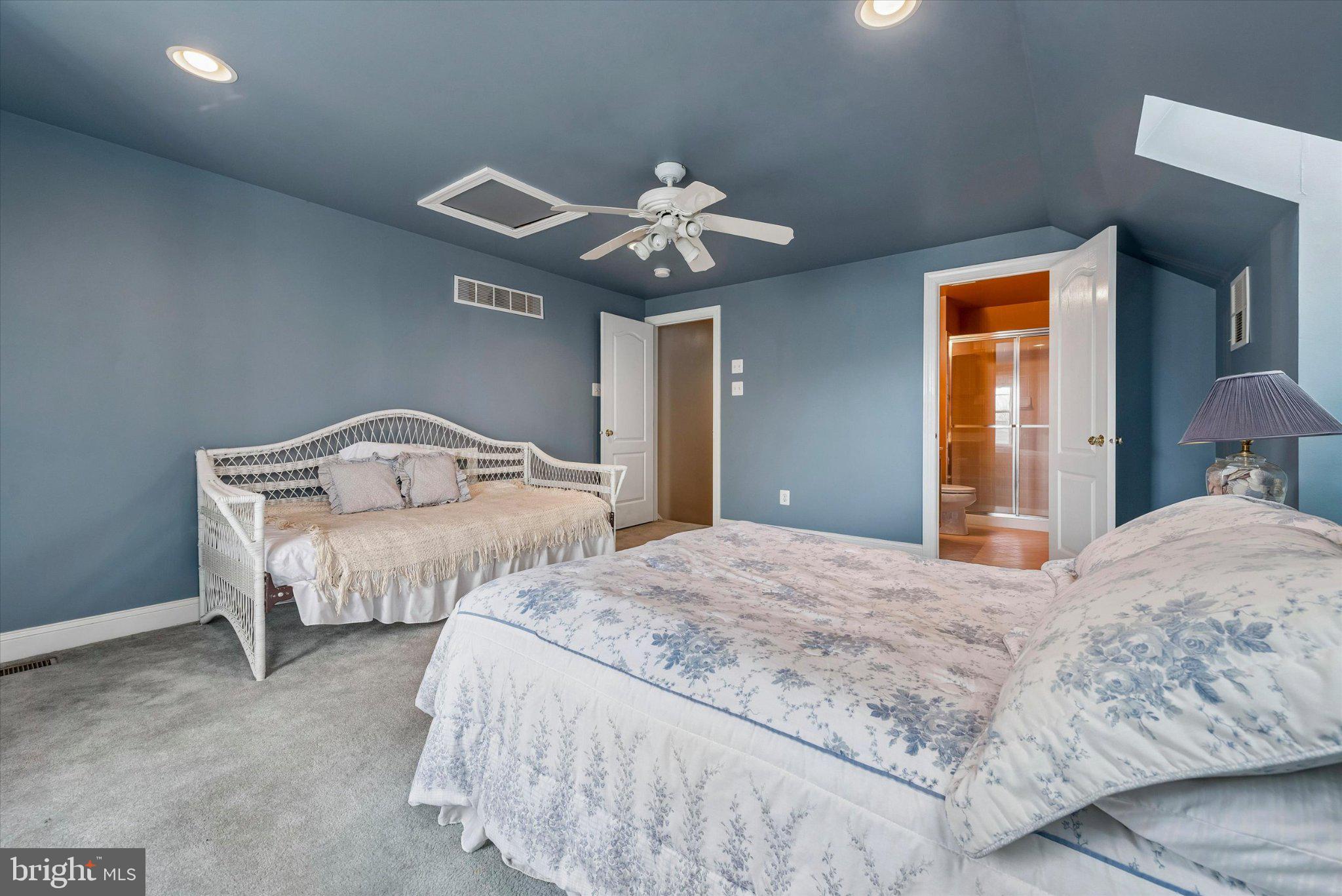 DAYLESFORD LAKE - Residential