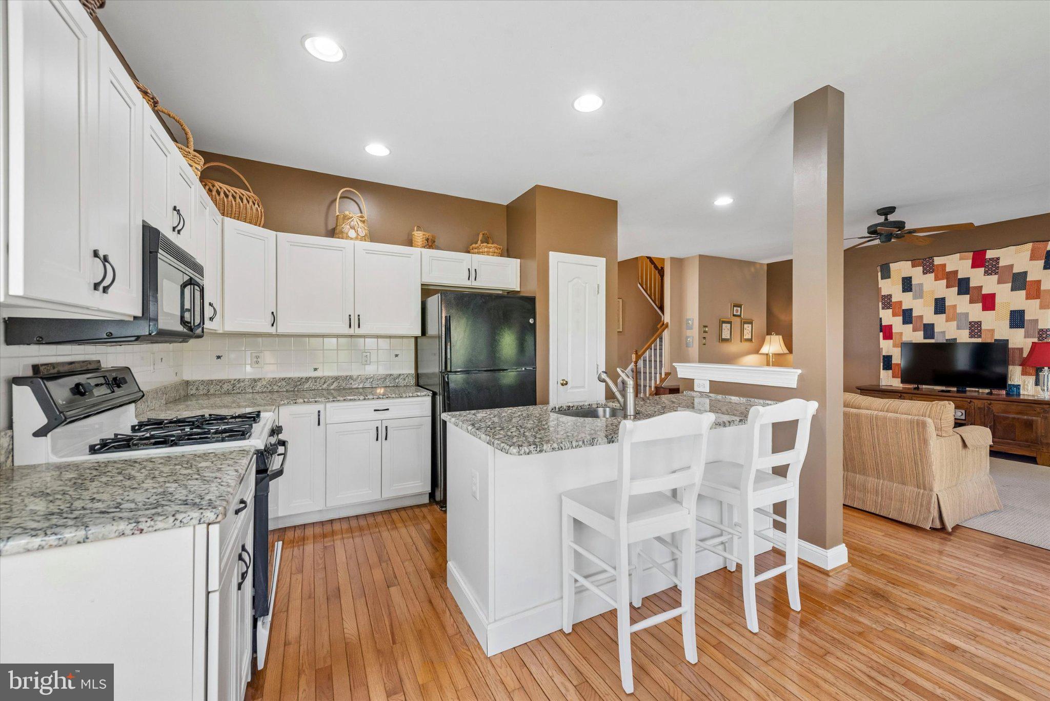 DAYLESFORD LAKE - Residential