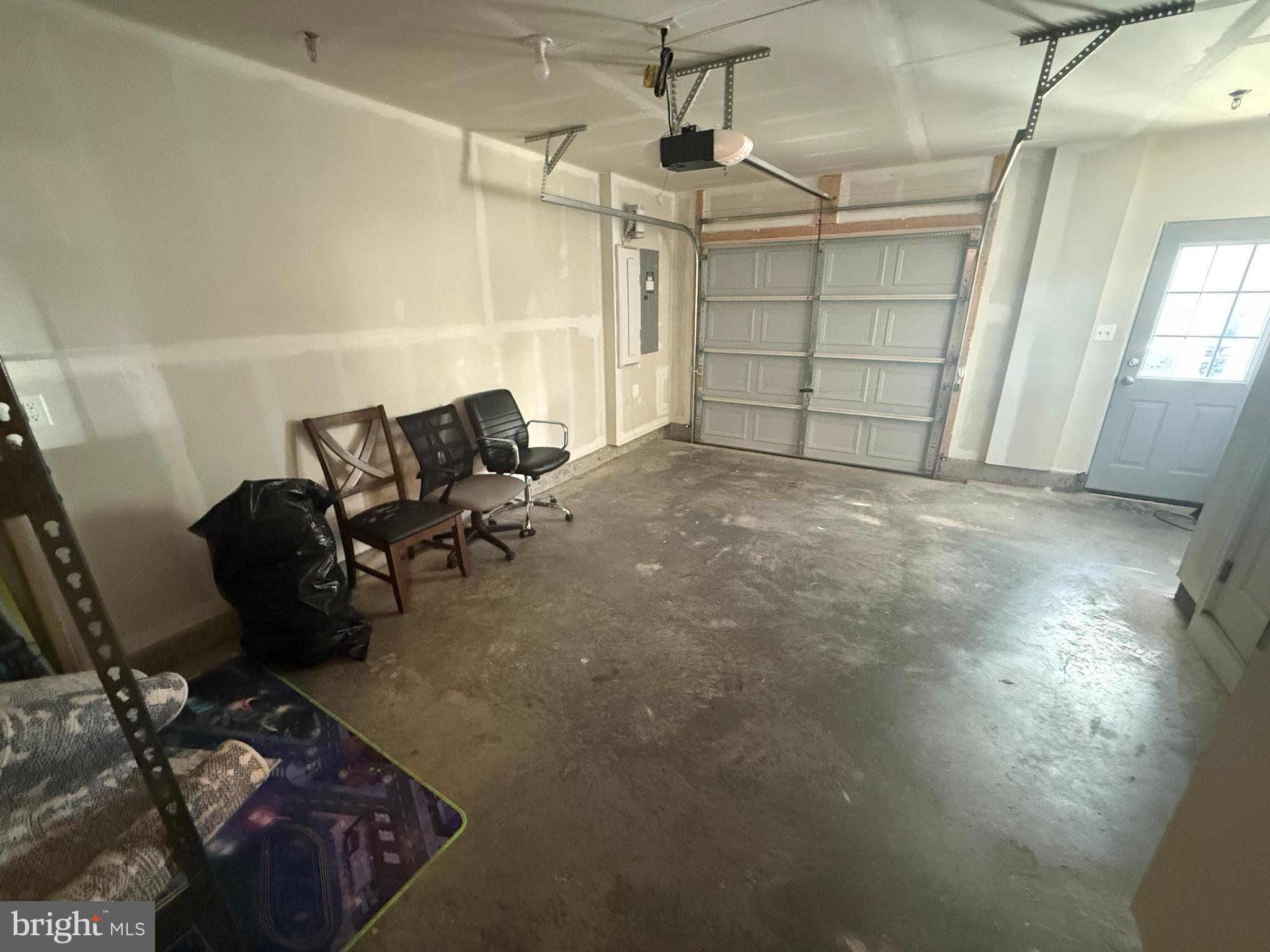 OXFORD SQUARE - Residential Lease