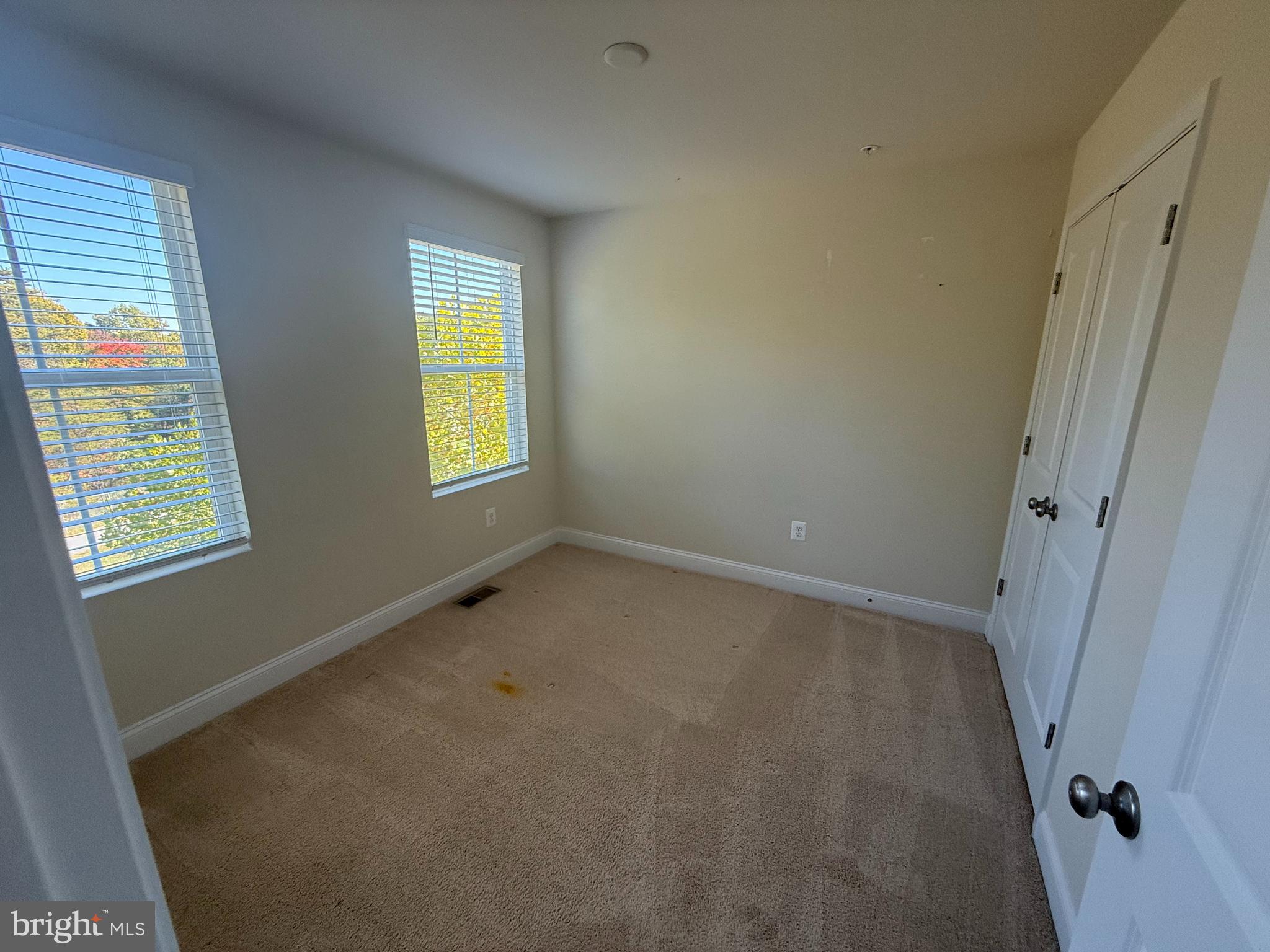 OXFORD SQUARE - Residential Lease