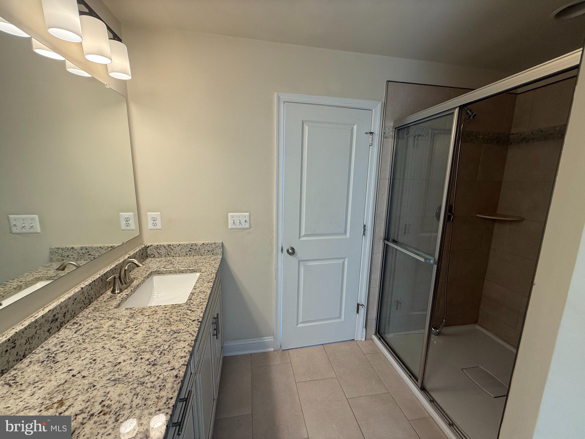 OXFORD SQUARE - Residential Lease