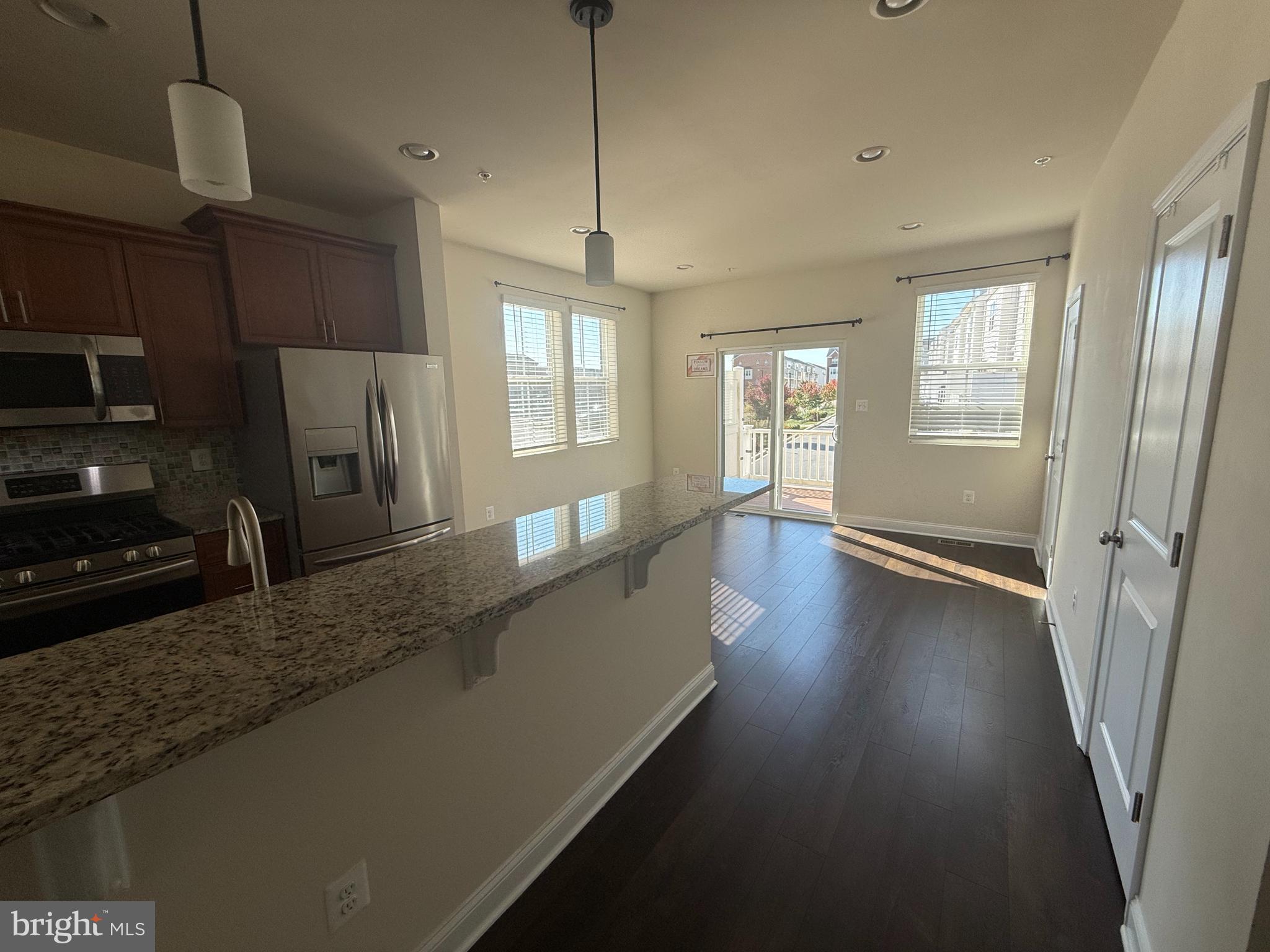 OXFORD SQUARE - Residential Lease