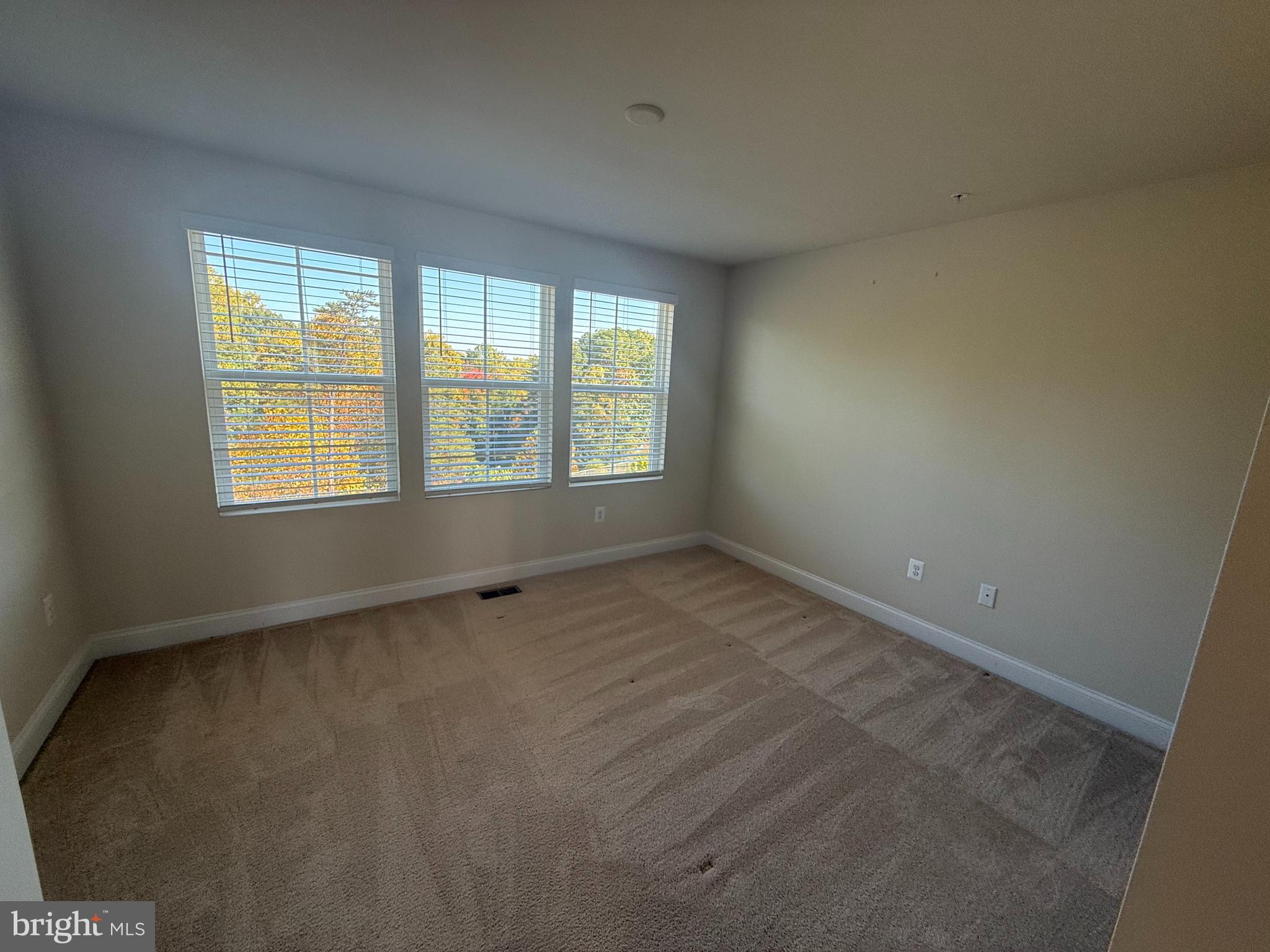 OXFORD SQUARE - Residential Lease