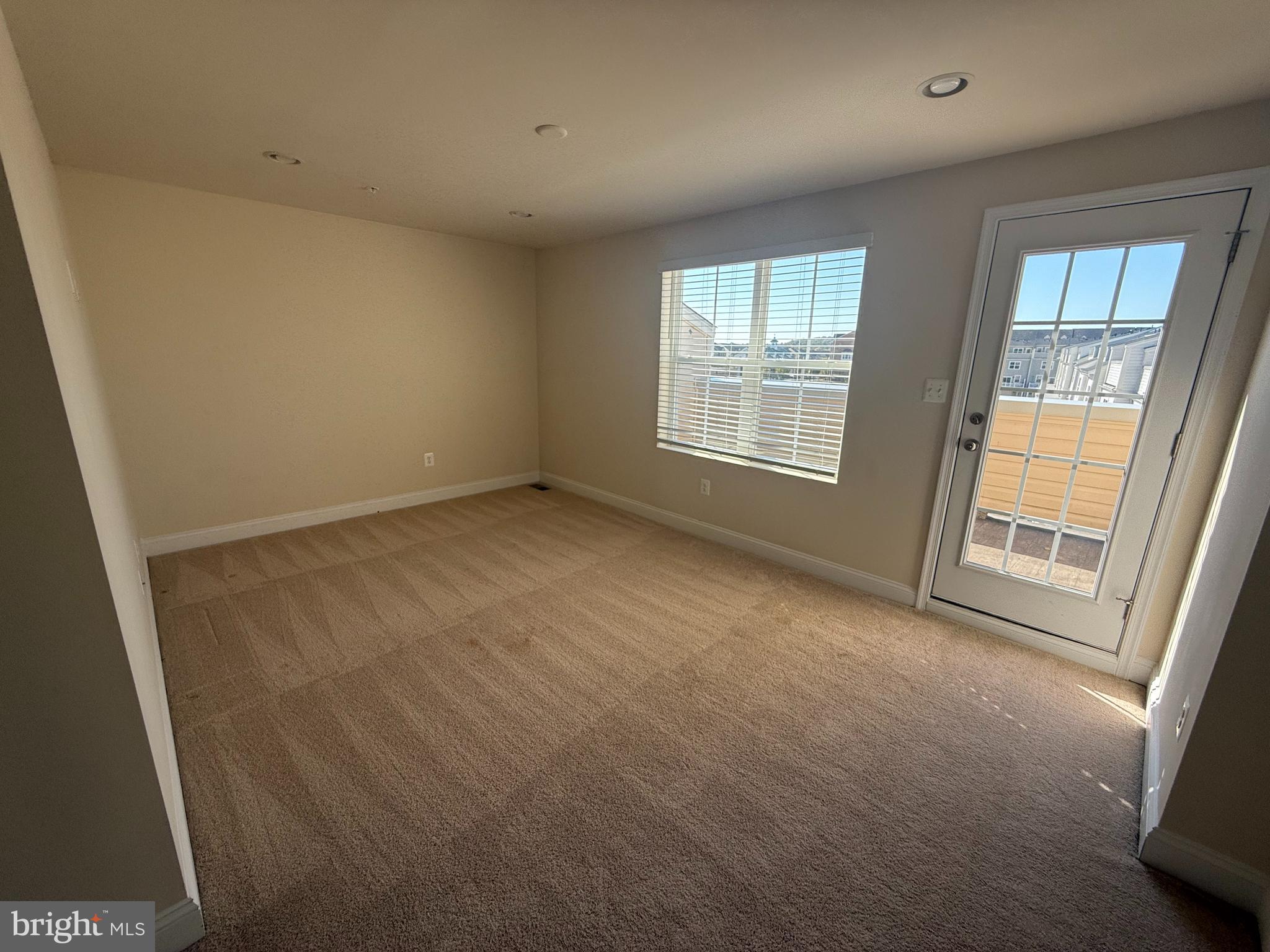 OXFORD SQUARE - Residential Lease