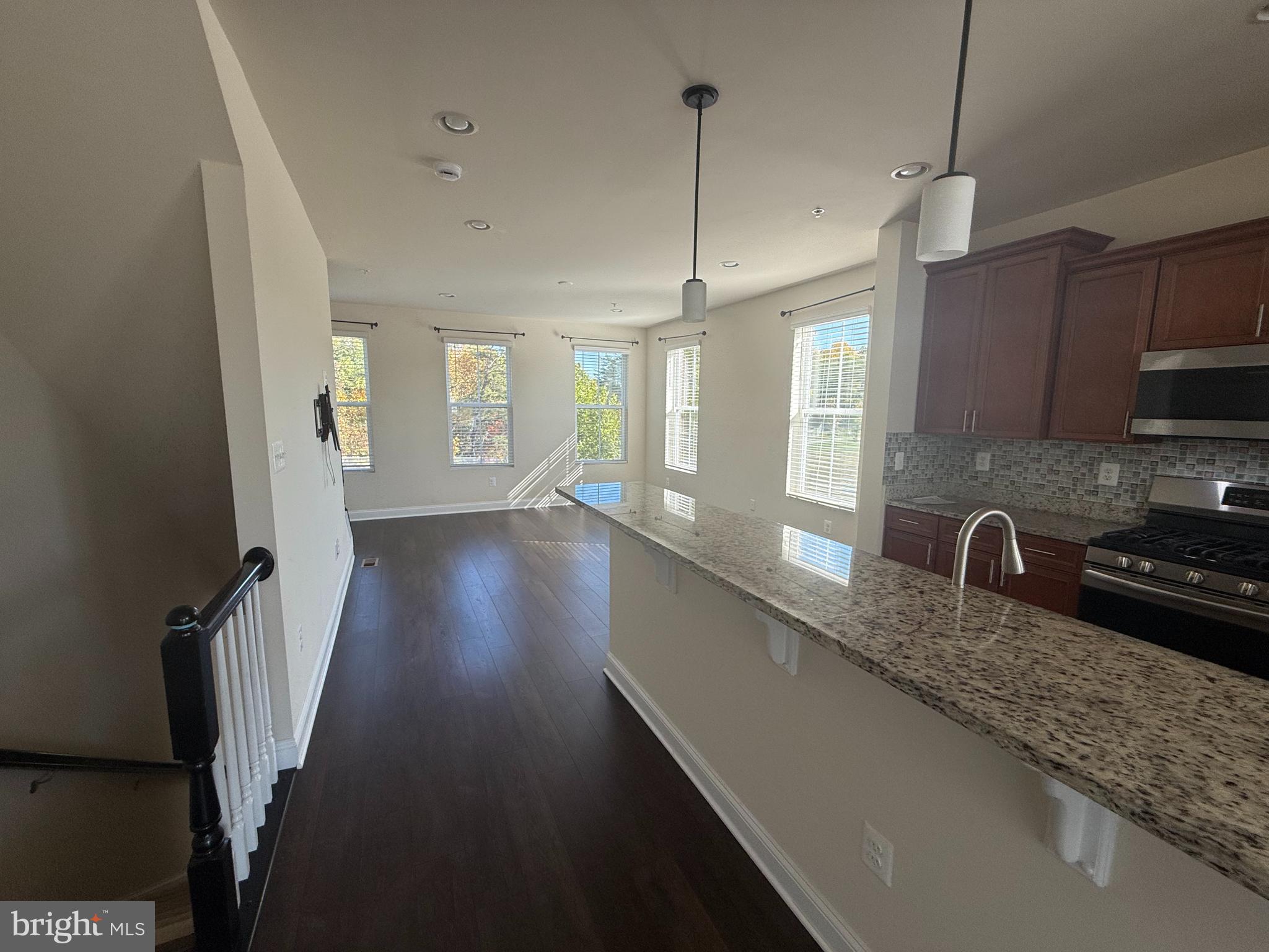 OXFORD SQUARE - Residential Lease