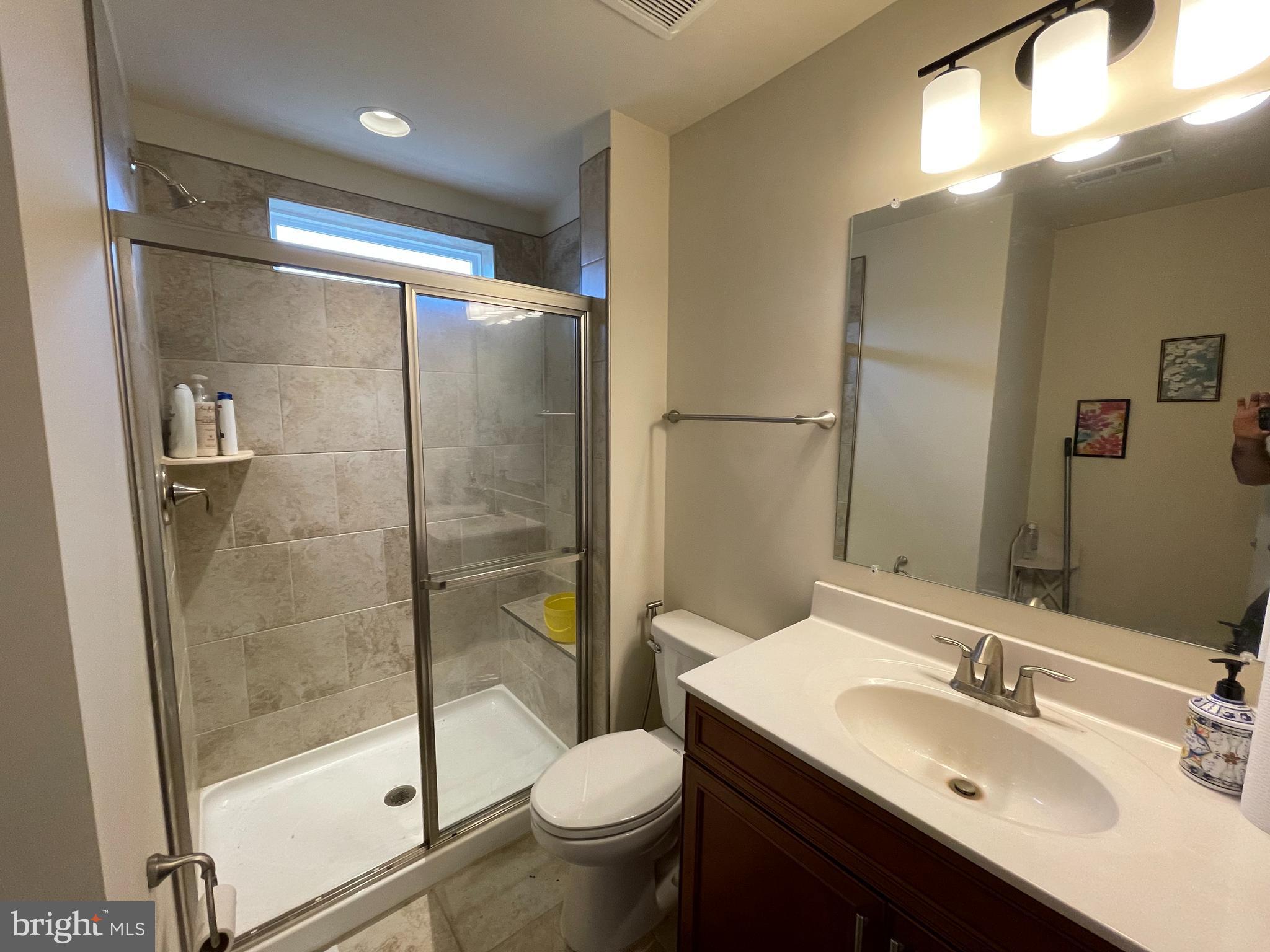 OXFORD SQUARE - Residential Lease