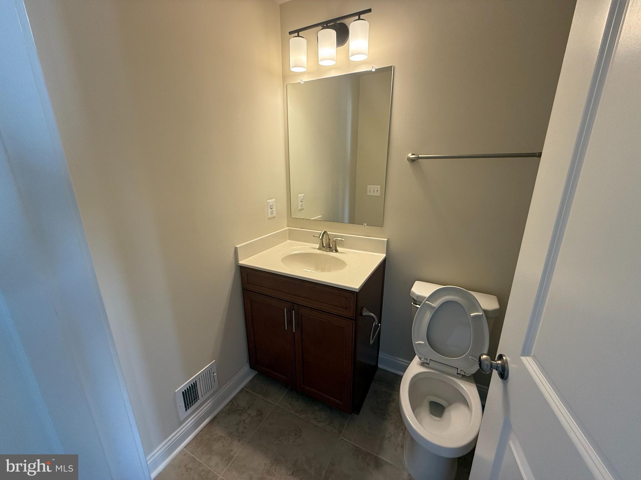 OXFORD SQUARE - Residential Lease