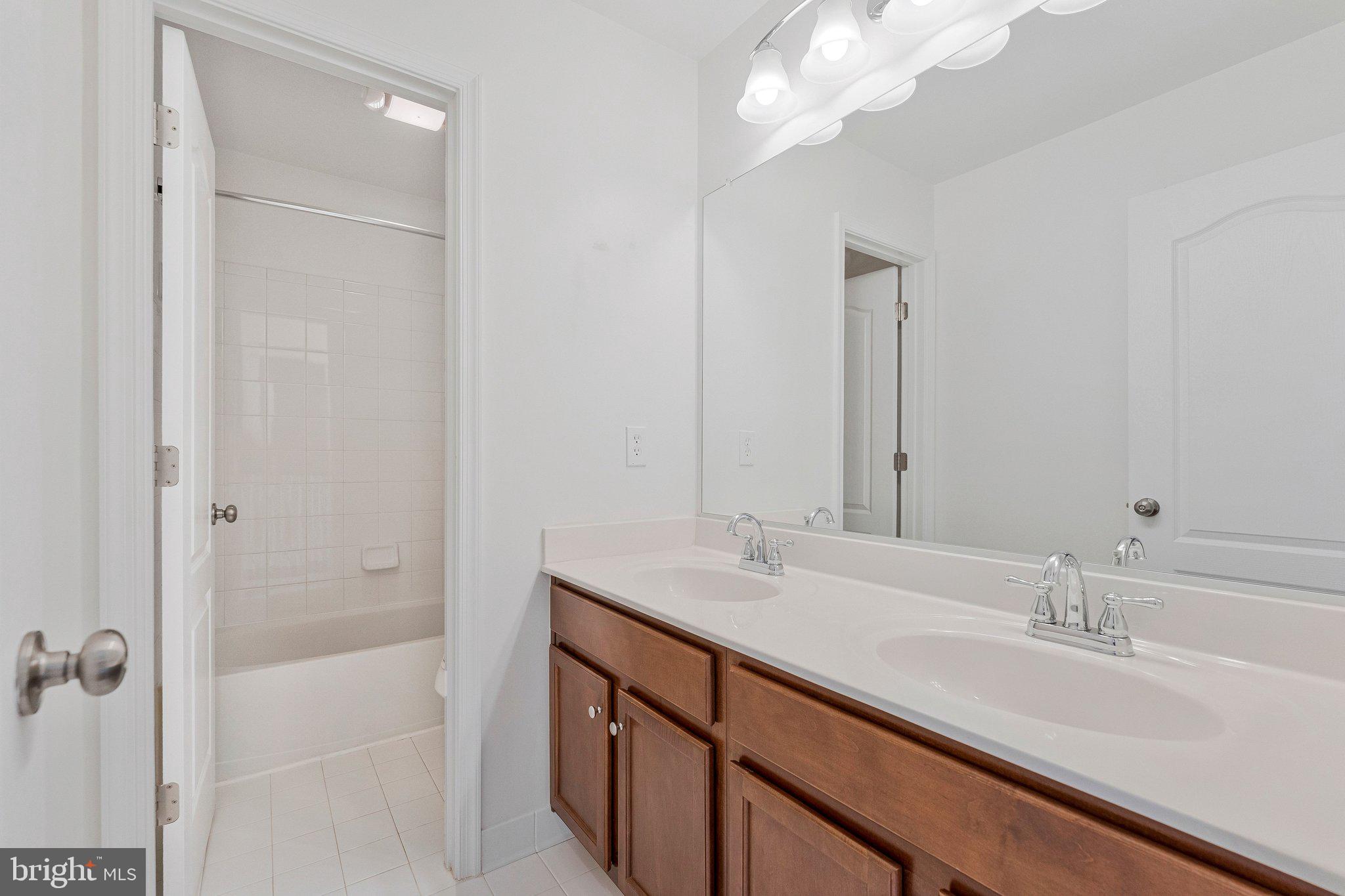 BELMONT TRACE - Residential