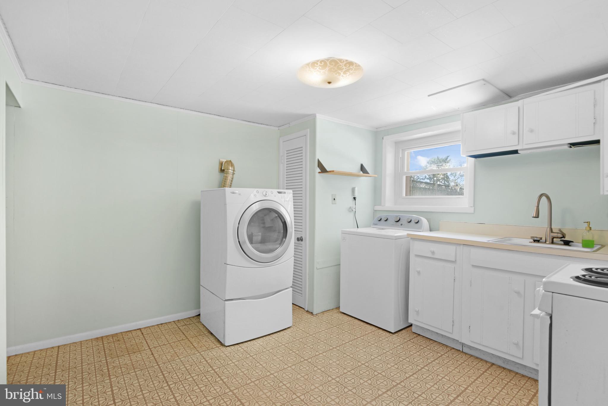 PERRY HALL ESTATES - Residential