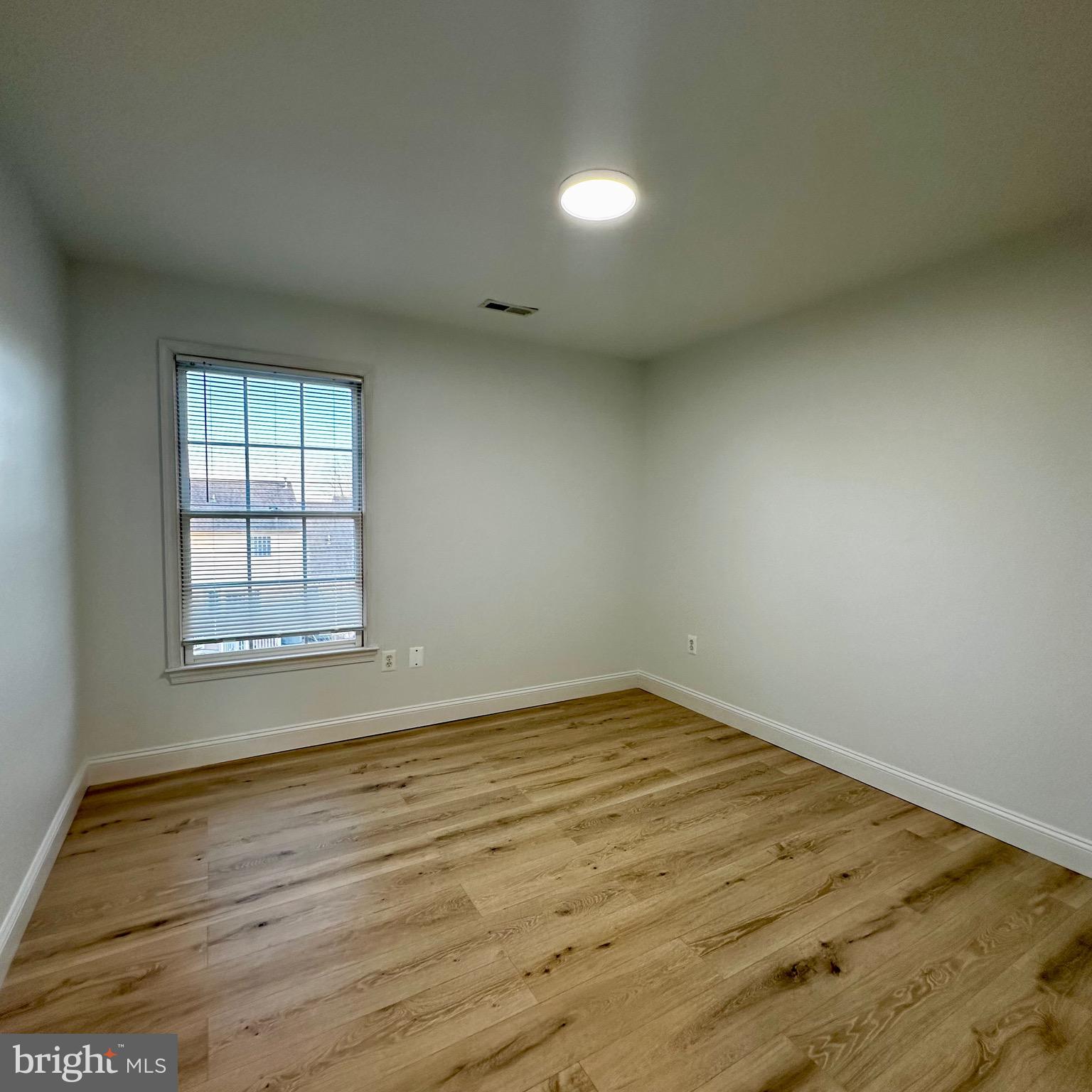 KINGSWOOD - Residential Lease