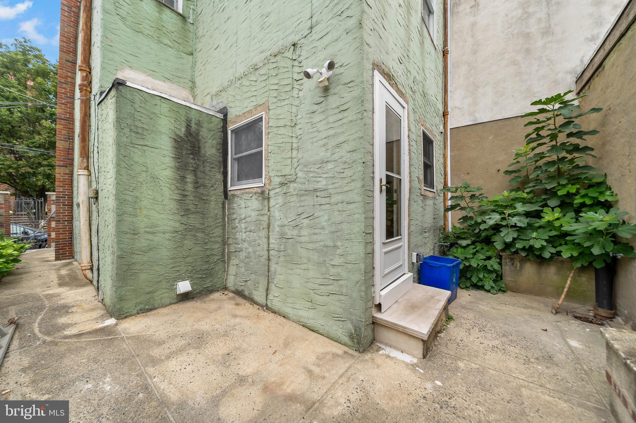 PASSYUNK SQUARE - Residential Lease