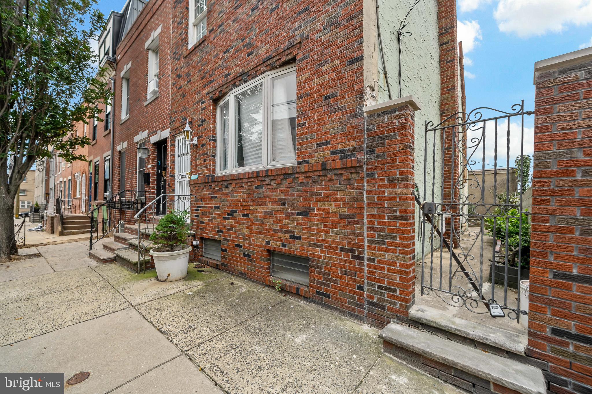 PASSYUNK SQUARE - Residential Lease