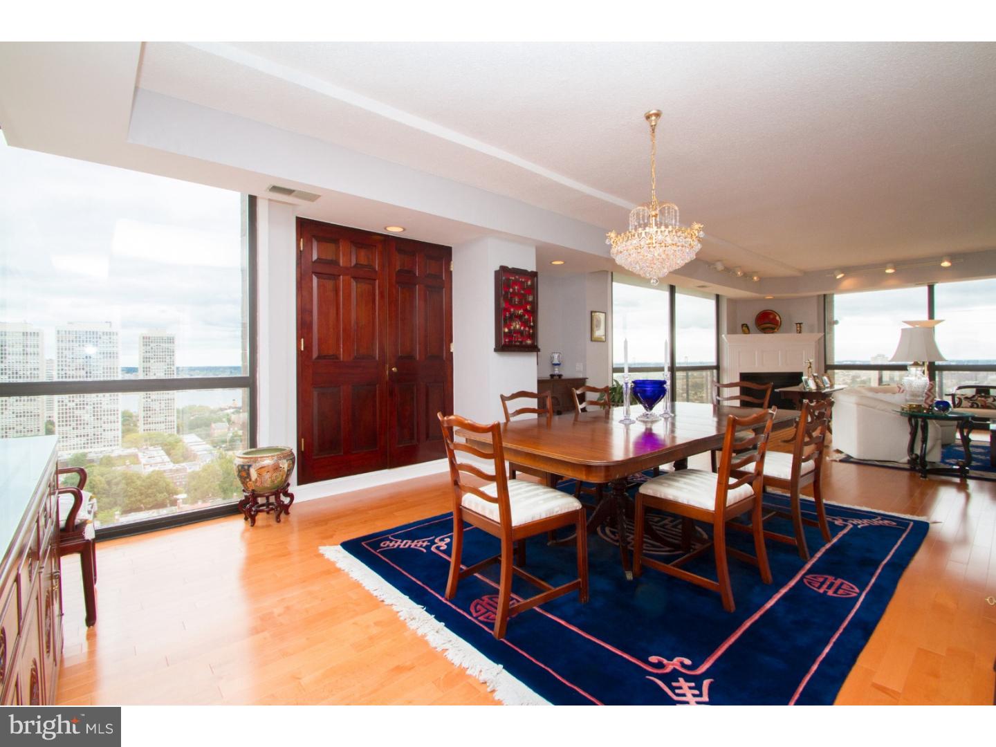 SOCIETY HILL - Residential