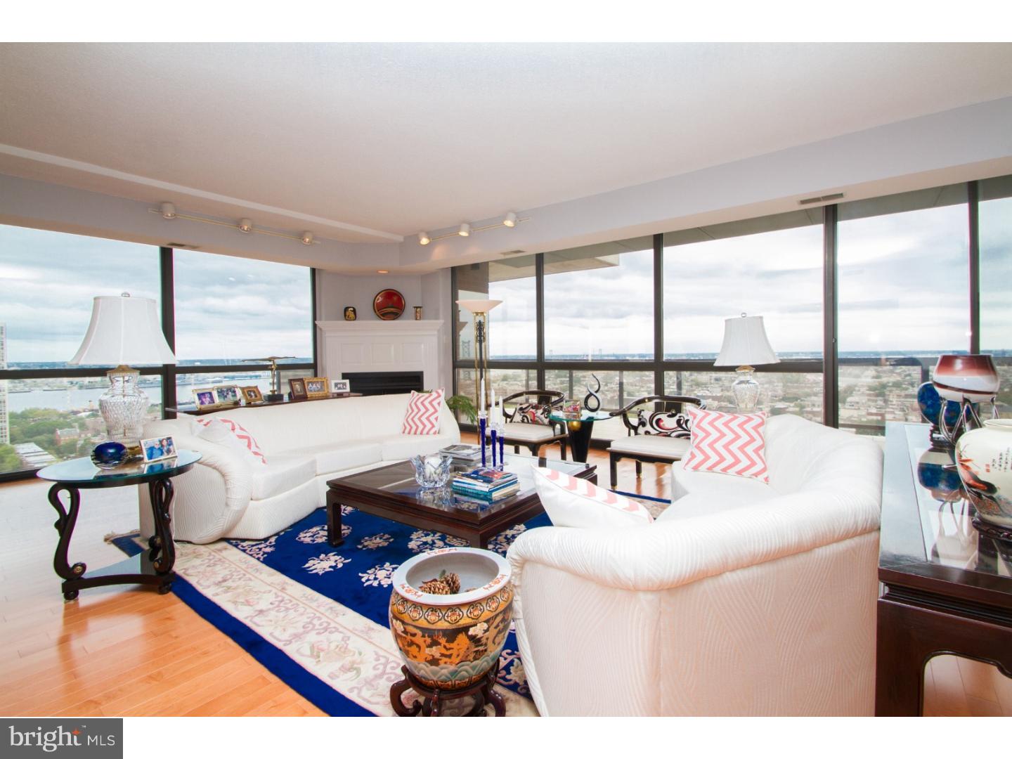 SOCIETY HILL - Residential