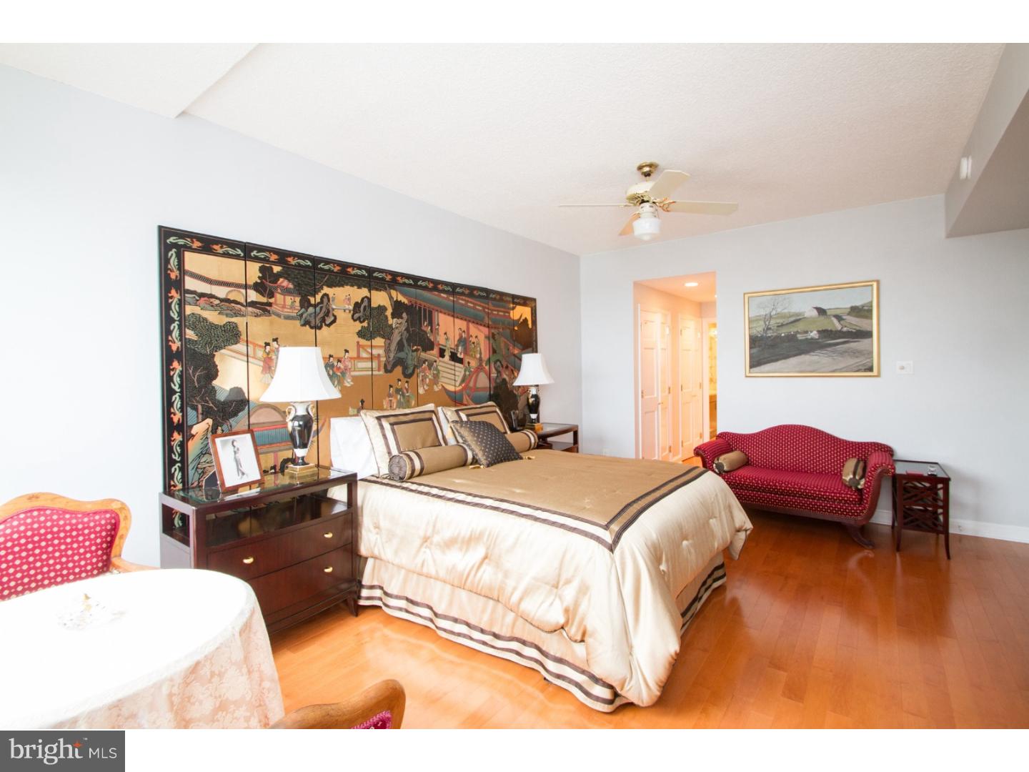 SOCIETY HILL - Residential