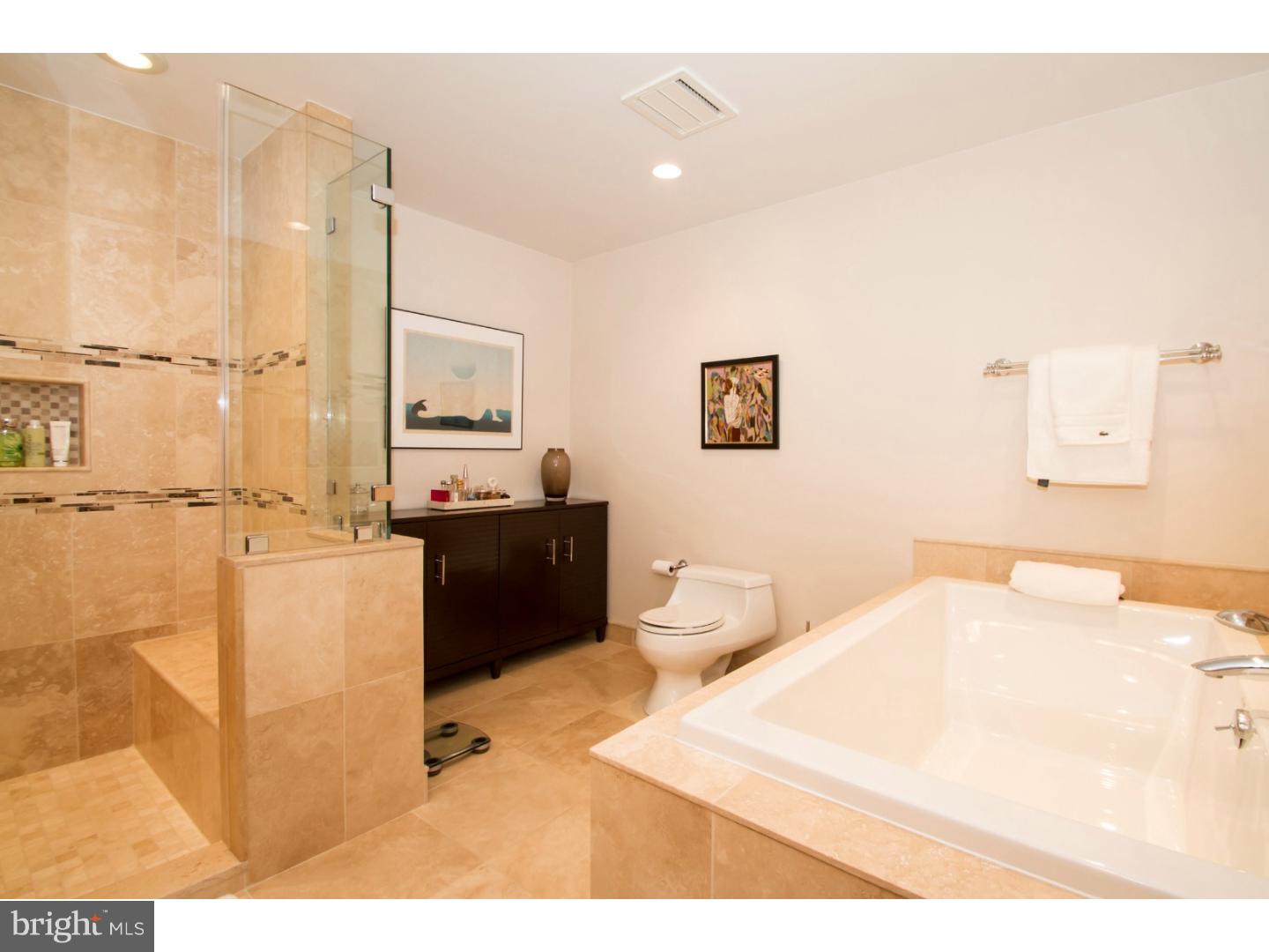 SOCIETY HILL - Residential